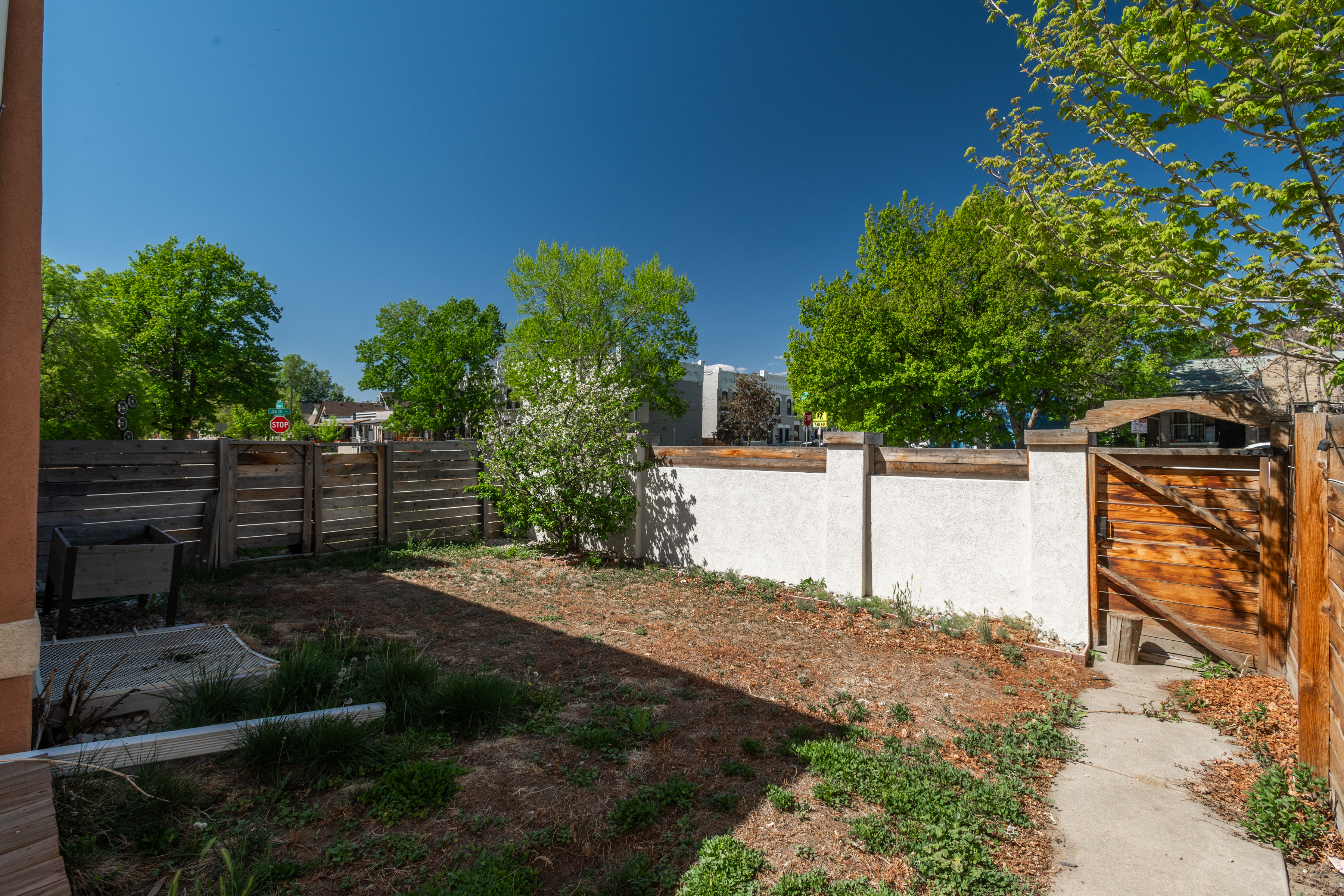  Charming Cole Bungalow – Fresh Updates, Green Kitchen & Private Deck - 物件實景