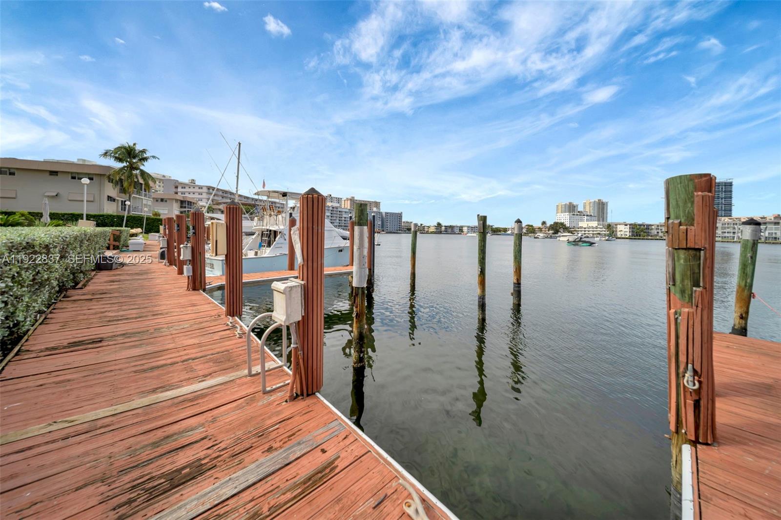 Hallandale Beach, Florida, 33009, United States, 2 Bedrooms Bedrooms, ,2 BathroomsBathrooms,Residential,For Sale,2001763