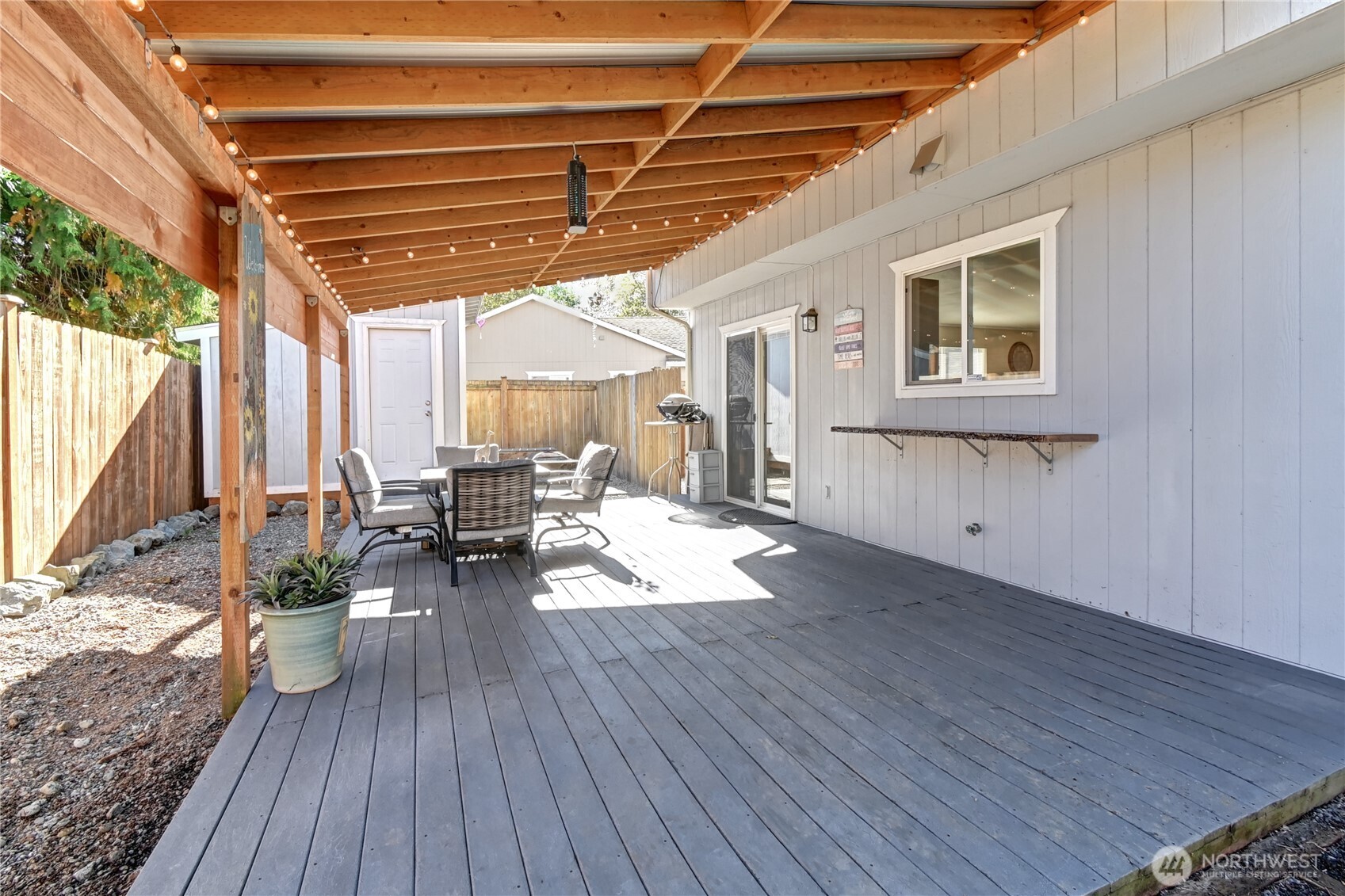 Everett, Washington, 98204, United States, 3 Bedrooms Bedrooms, ,3 BathroomsBathrooms,Residential,For Sale,1964050