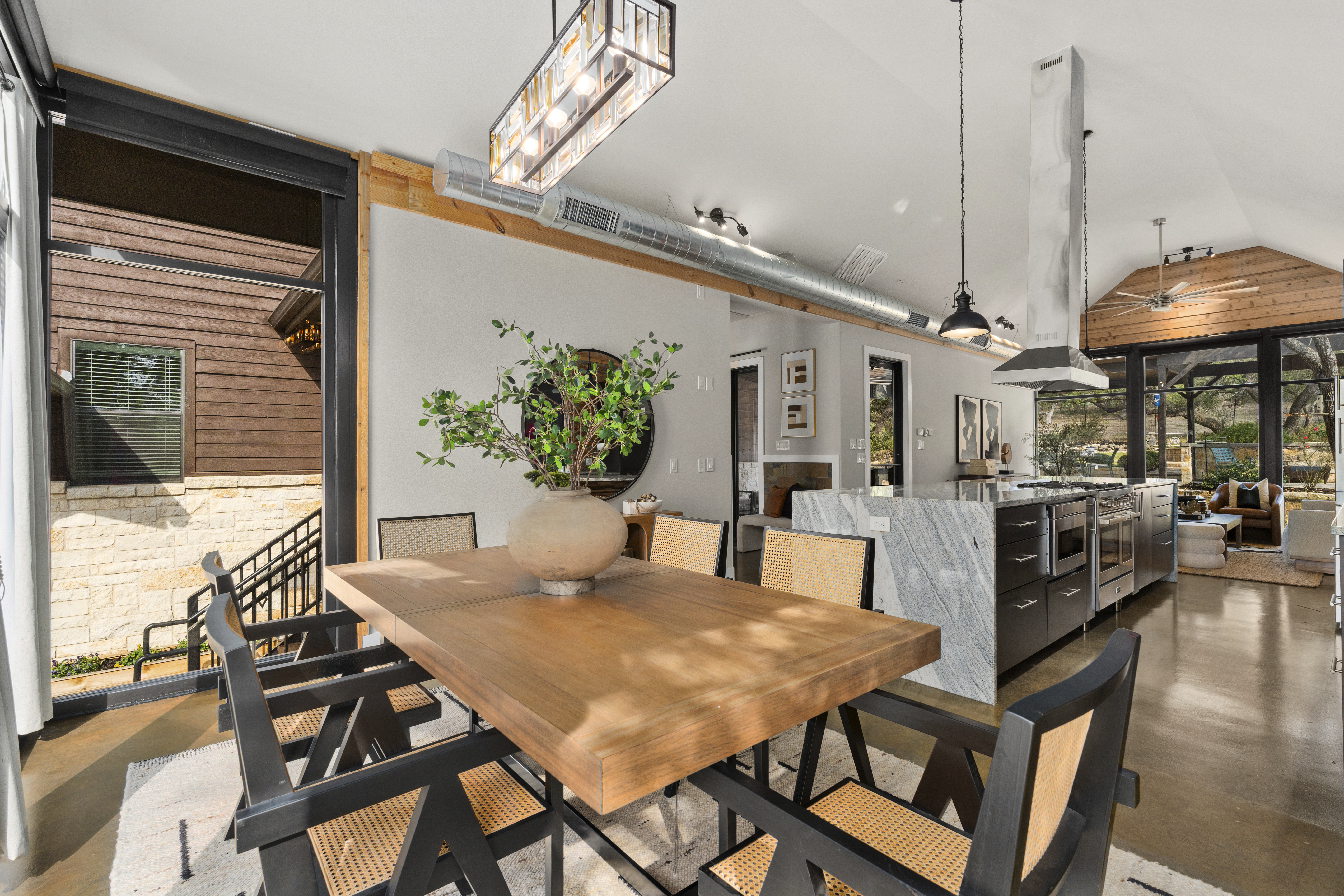  Spring Branch Luxury on 2.3 Acres - 物件實景