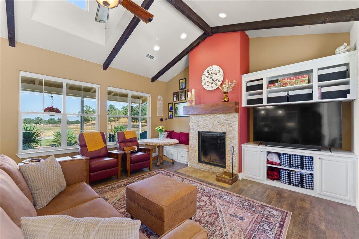Red Bluff, California, 96080, United States, 3 Bedrooms Bedrooms, ,2 BathroomsBathrooms,Residential,For Sale,1949814