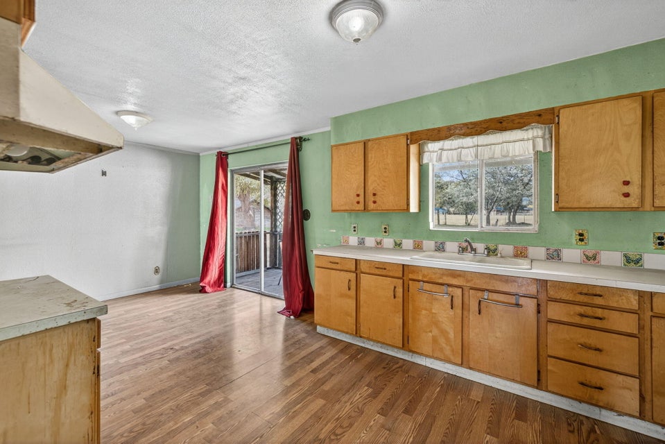 Prineville, Oregon, 97754, United States, 3 Bedrooms Bedrooms, ,1 BathroomBathrooms,Residential,For Sale,1971194