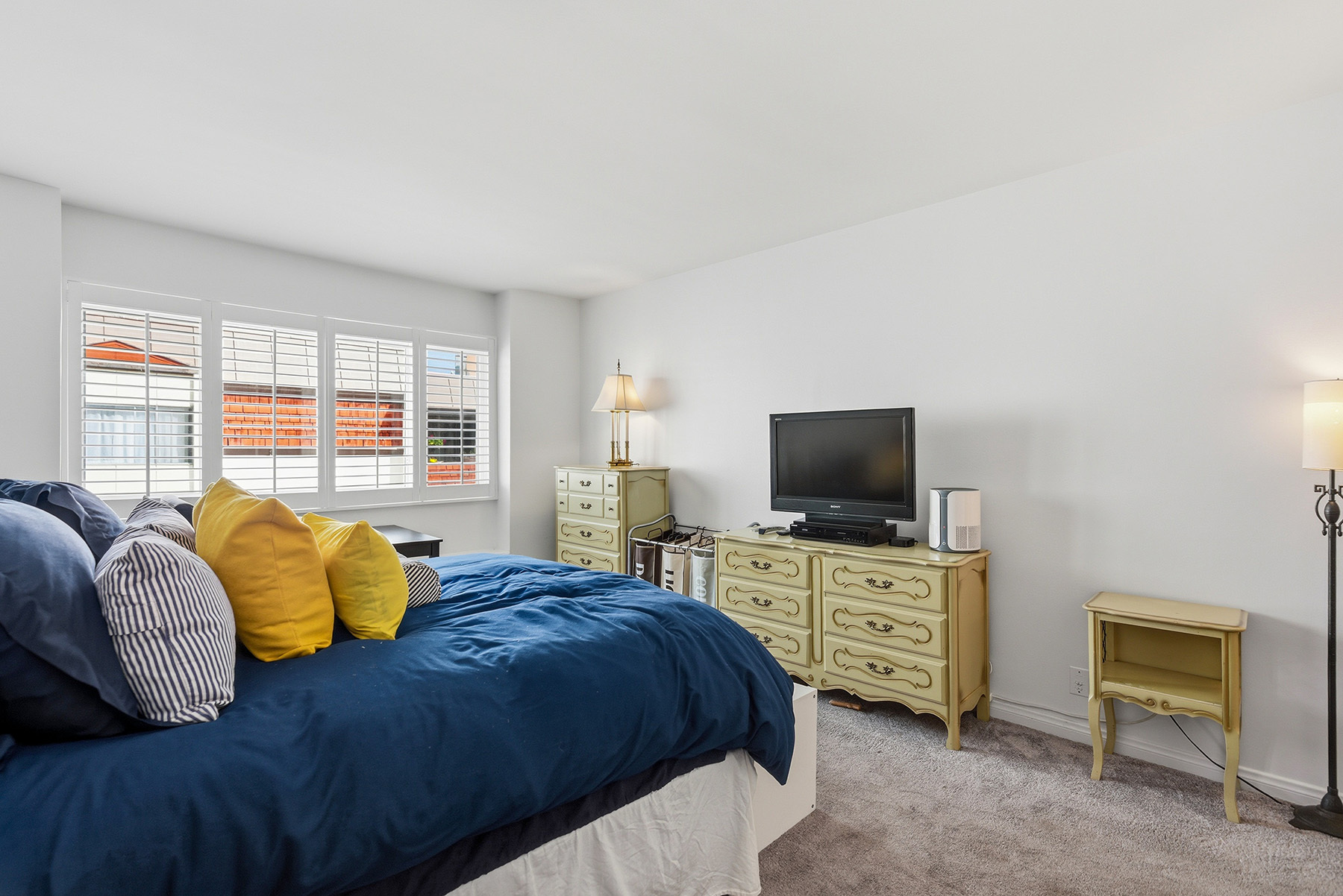  5674 Windsor Way - 物件實景