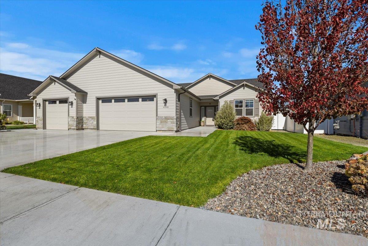 Nampa, Idaho, 83687, United States, 4 Bedrooms Bedrooms, ,Residential,For Sale,1970724