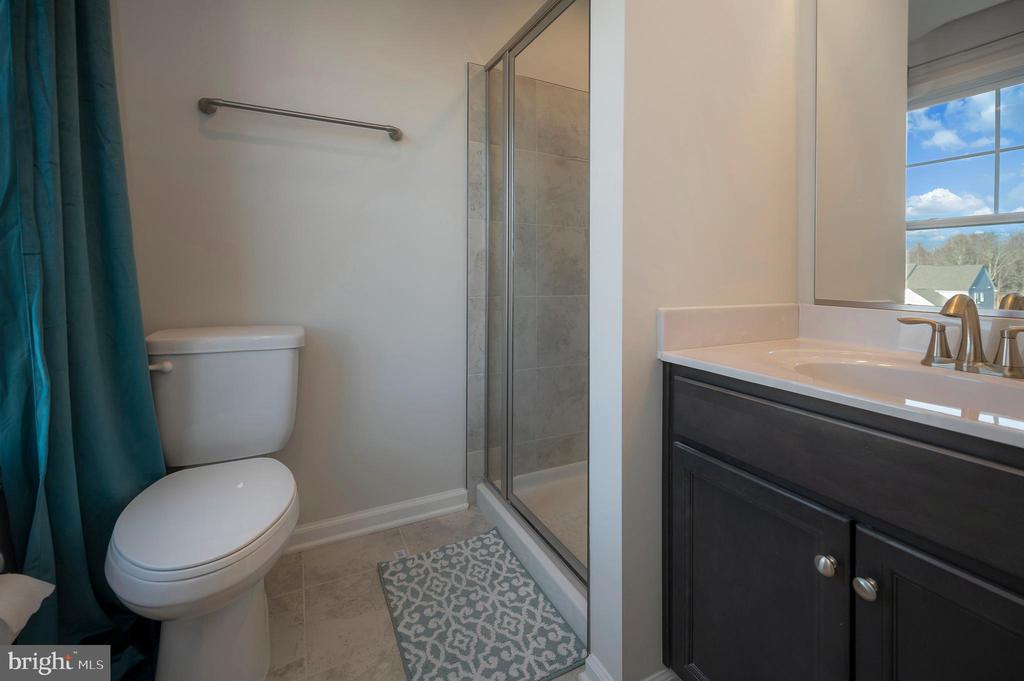 Fredericksburg, Virginia, 22406, United States, 4 Bedrooms Bedrooms, ,5 BathroomsBathrooms,Residential,For Sale,2002501