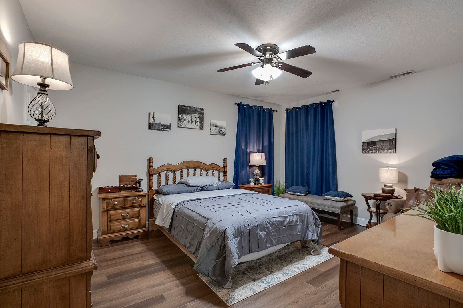 Kingston, Tennessee, 37763, United States, 5 Bedrooms Bedrooms, ,5 BathroomsBathrooms,Residential,For Sale,2011404