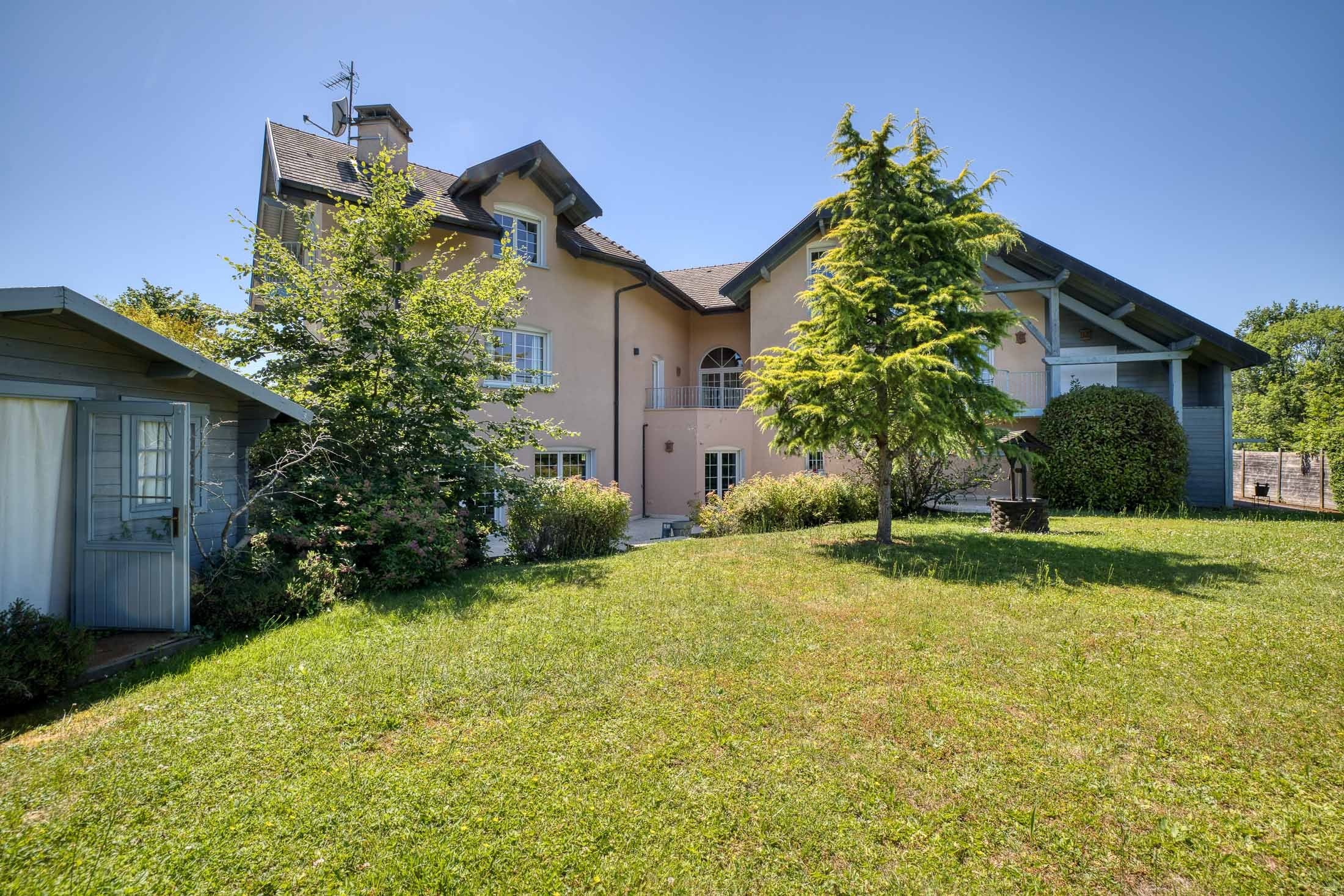  Elegant Family Property Near Annecy with a Spacious Independent Area - 物件實景
