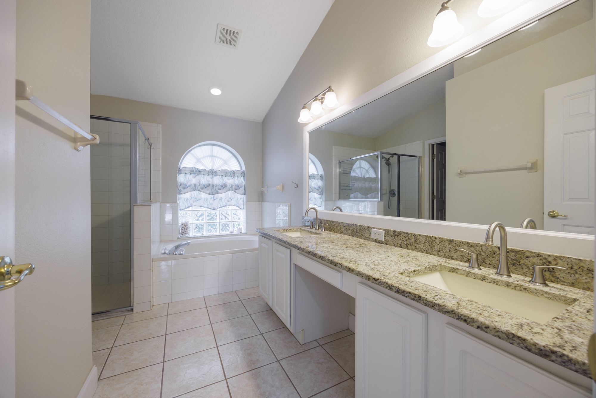 Tampa, Florida, 33647, United States, 4 Bedrooms Bedrooms, ,3 BathroomsBathrooms,Residential,For Sale,1982962