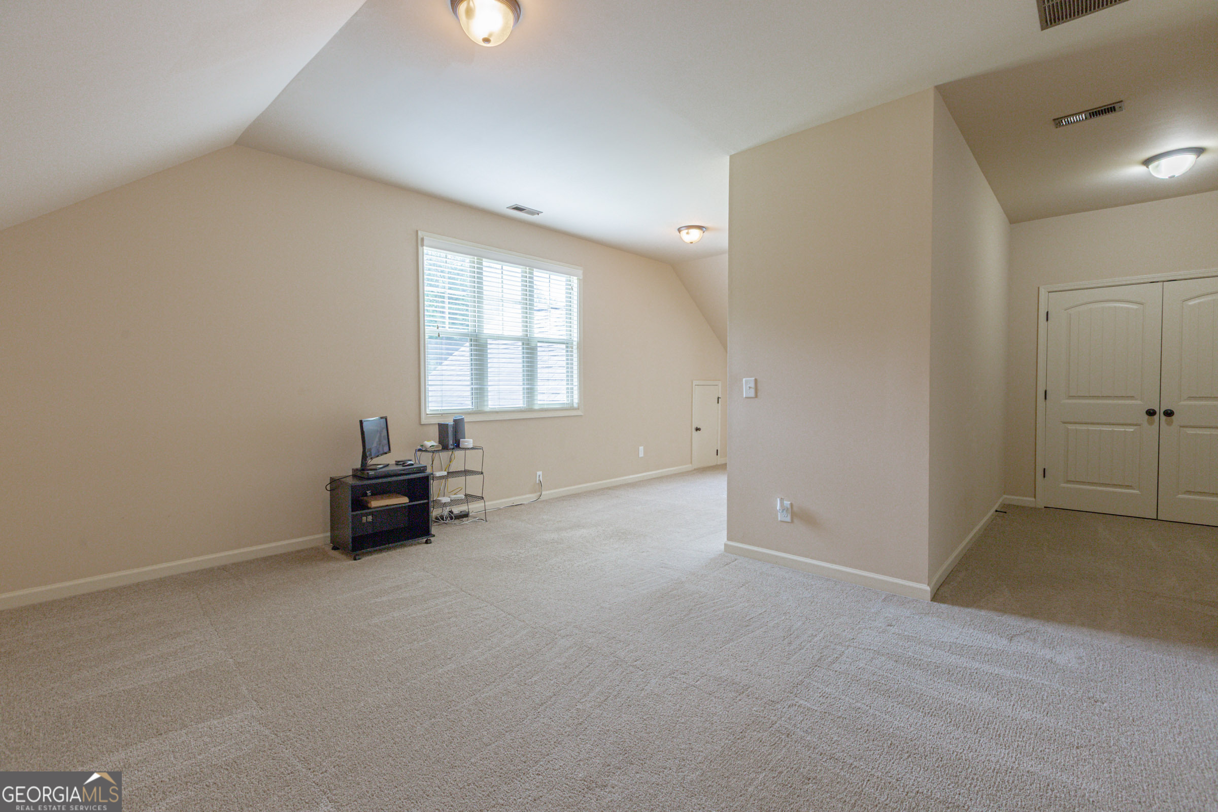 Senoia, Georgia, 30276, United States, 4 Bedrooms Bedrooms, ,3 BathroomsBathrooms,Residential,For Sale,1970203