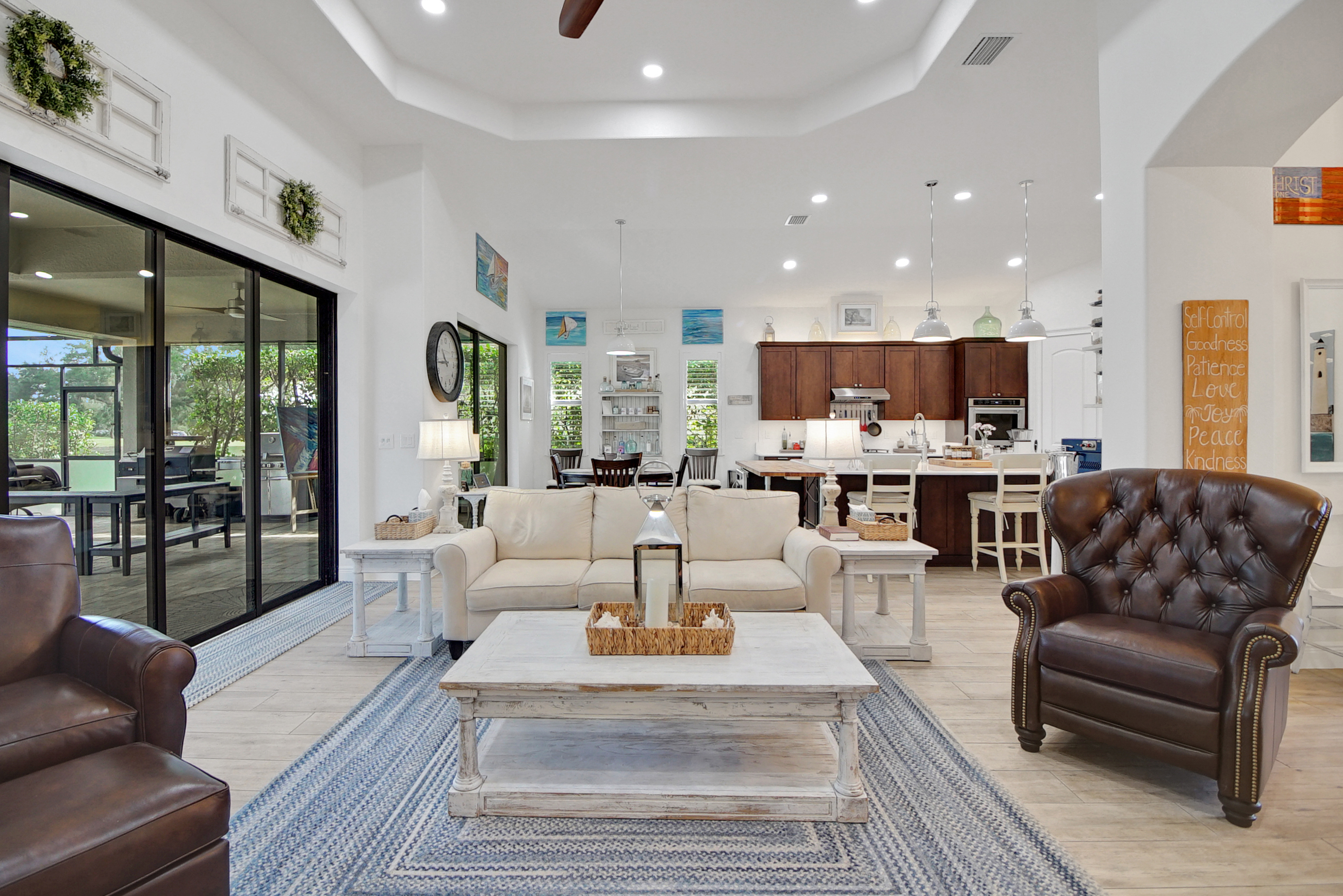 Lady Lake, Florida, 32159, United States, 4 Bedrooms Bedrooms, ,3 BathroomsBathrooms,Residential,For Sale,2005664