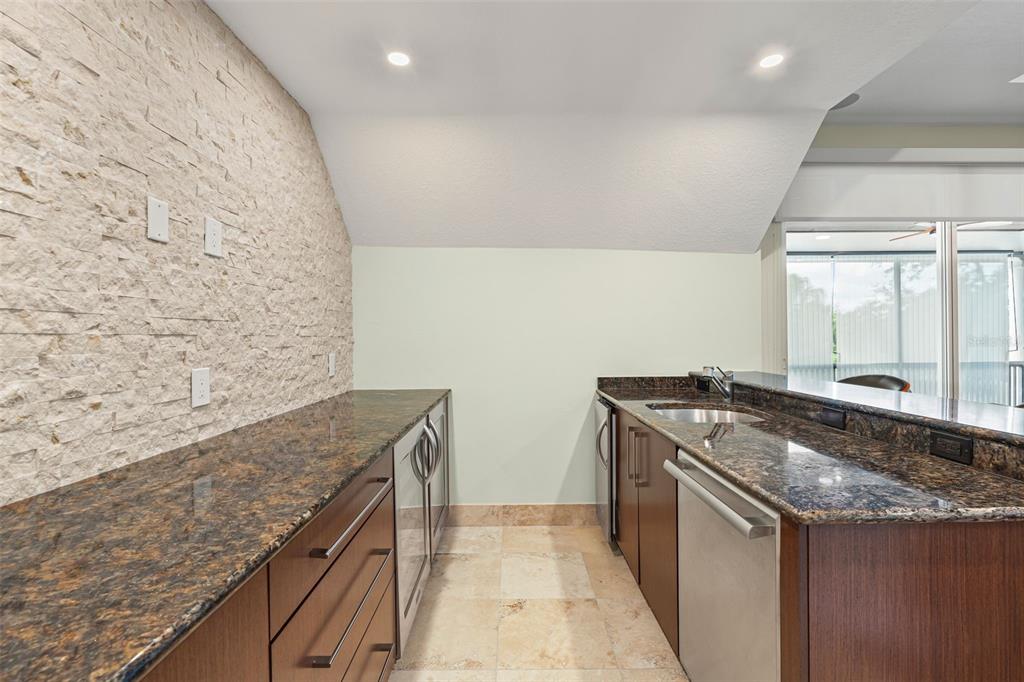 Bradenton, Florida, 34202, United States, 5 Bedrooms Bedrooms, ,5 BathroomsBathrooms,Residential,For Sale,1873833