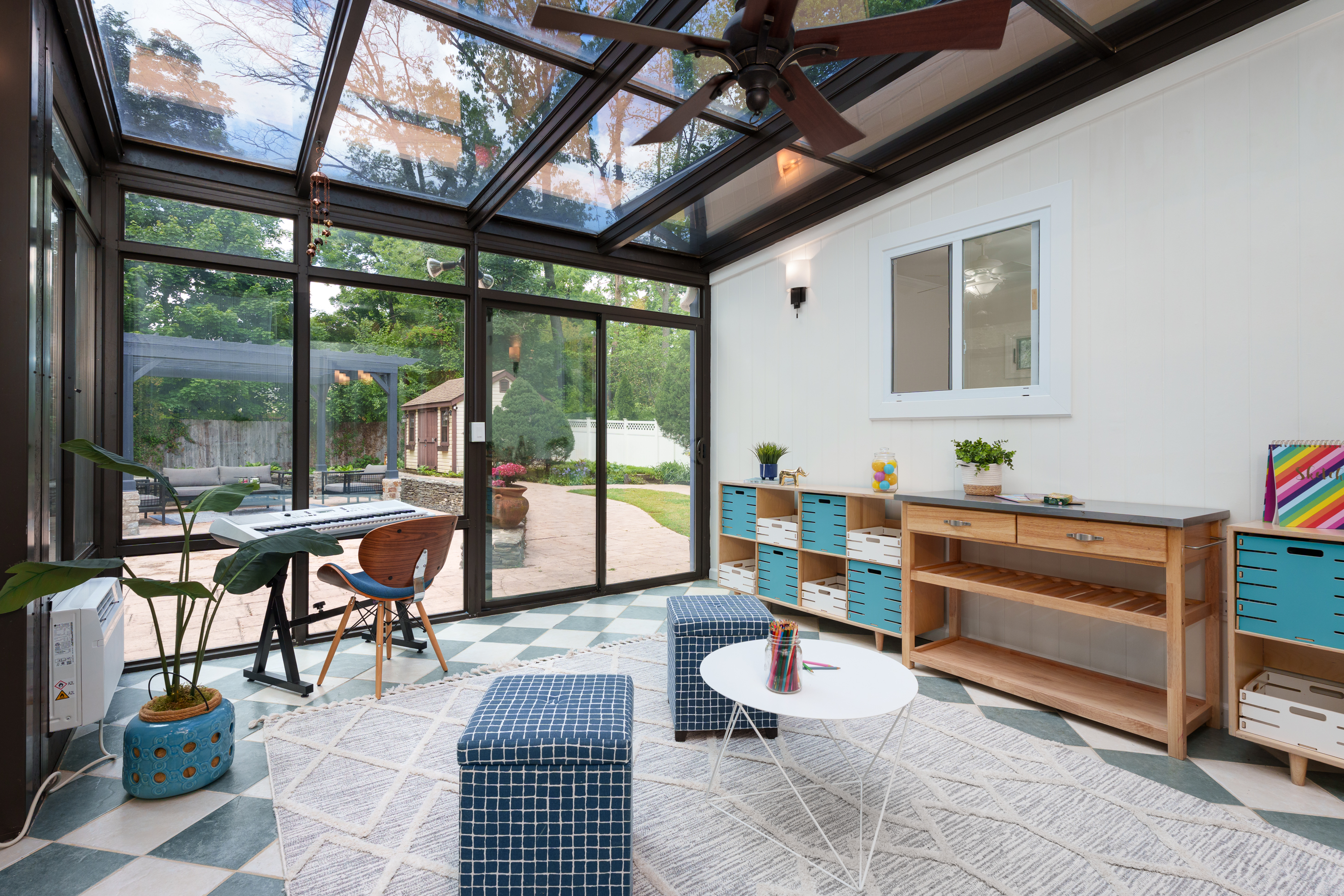  Coveted Western Section Mid-Century Modern Home with an Adaptable Floor Plan - 物件實景