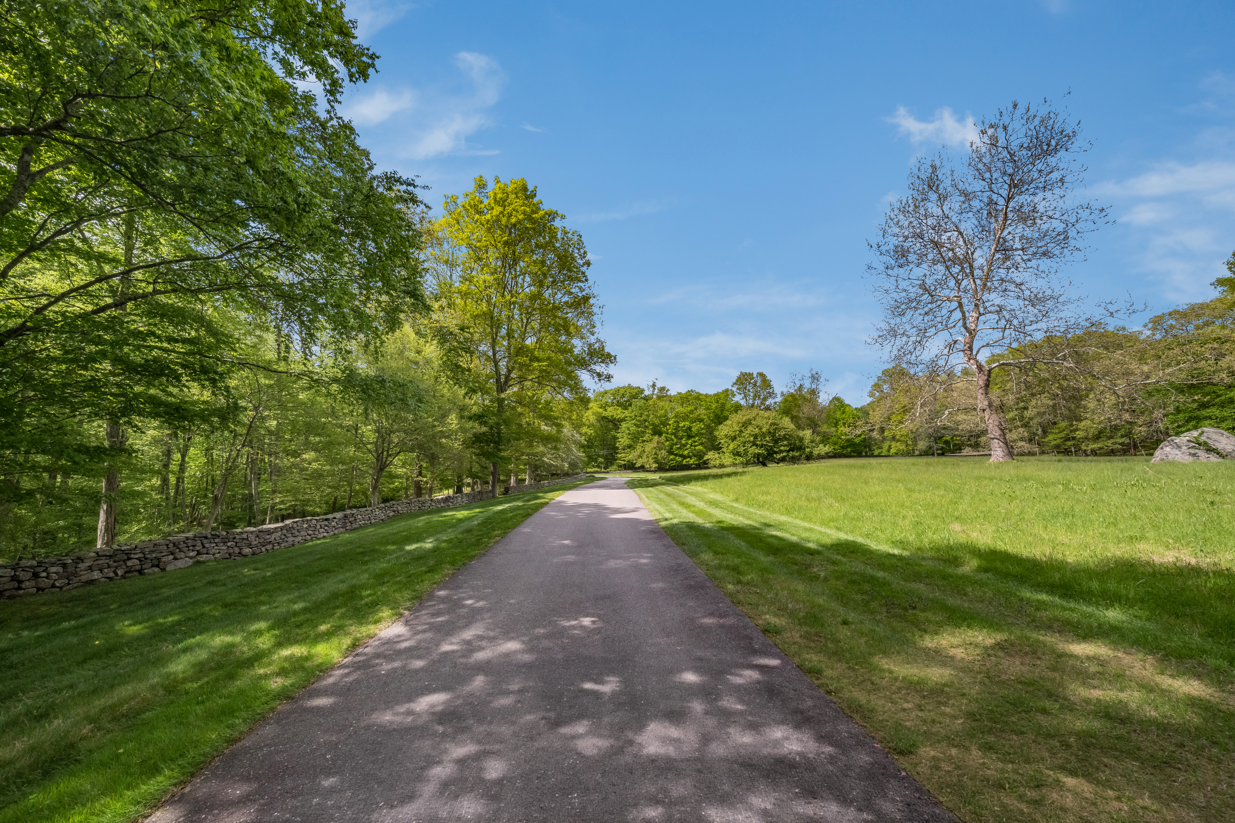  Stunning Custom Built Home on over 30 Acres of Bucolic Lane - 物件實景