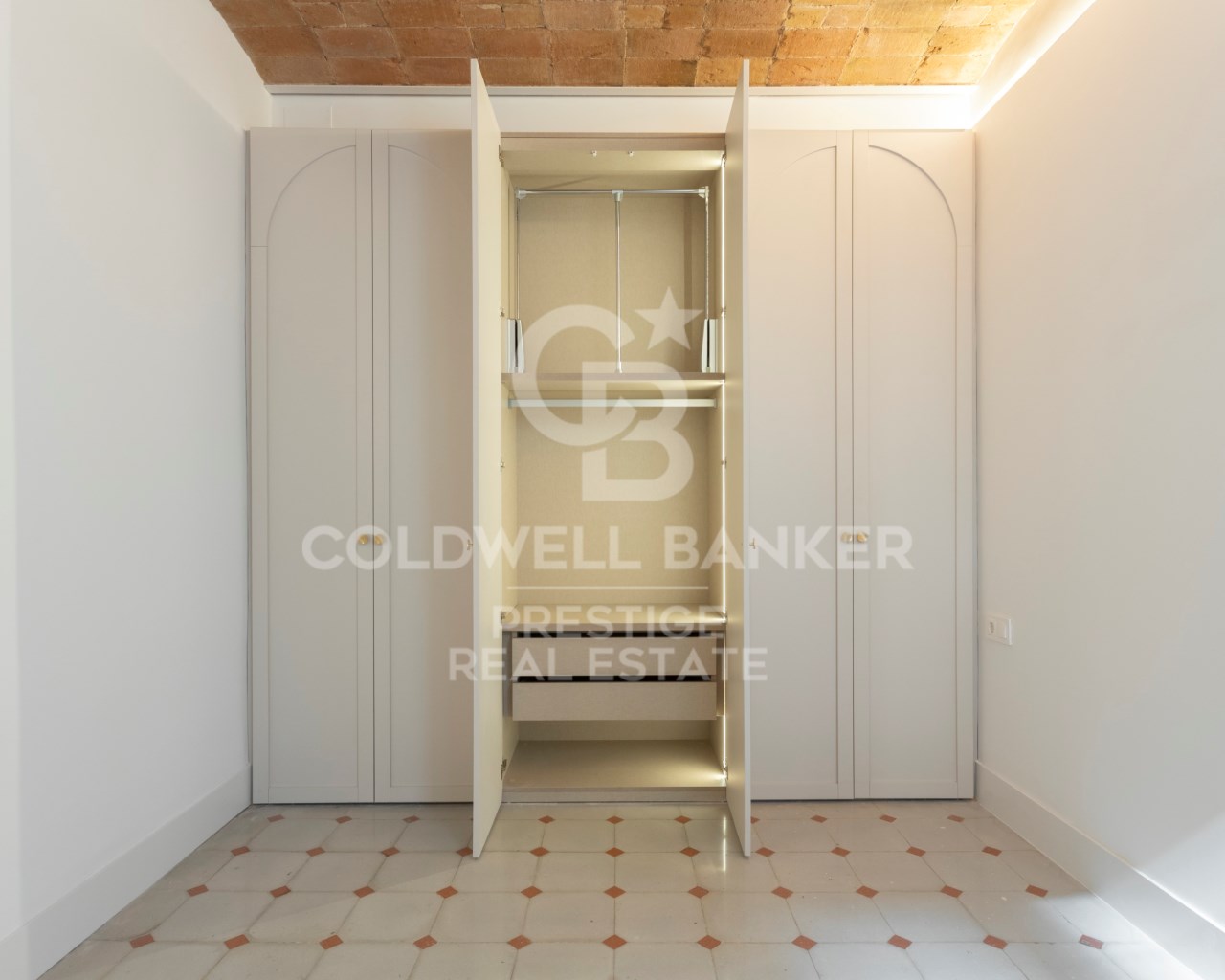 Barcelona, Catalonia, ES, 3 Bedrooms Bedrooms, ,2 BathroomsBathrooms,Residential,For Sale,1794686