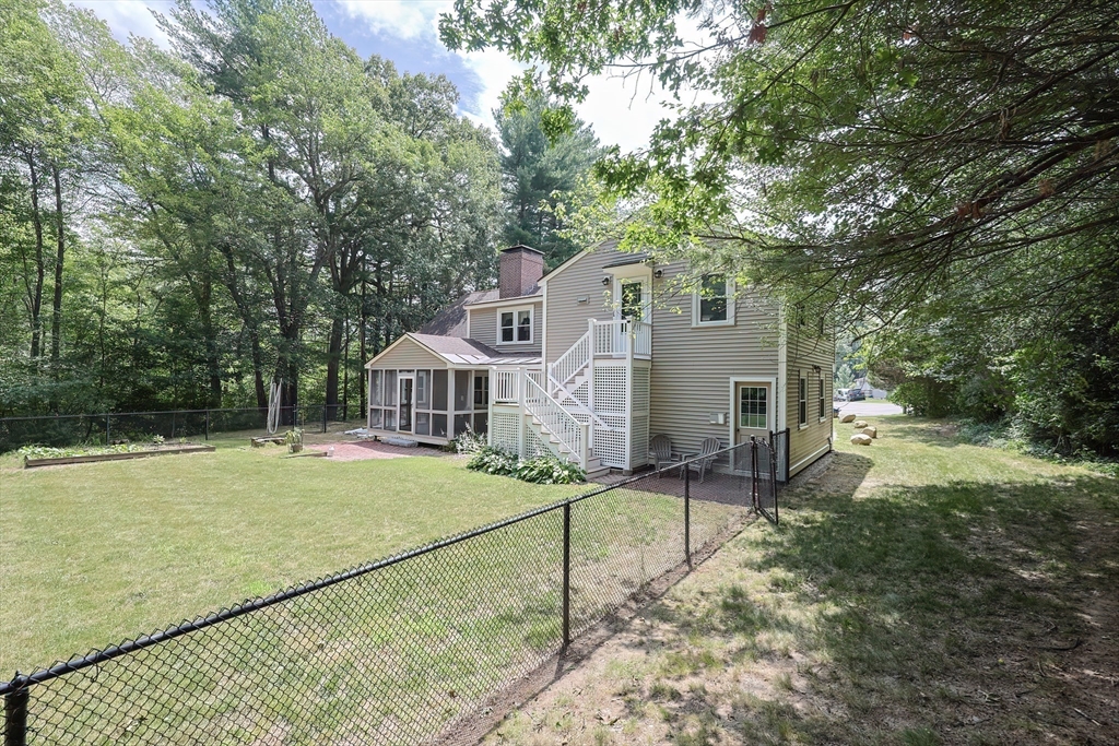 Ayer, Massachusetts, 01432, United States, 4 Bedrooms Bedrooms, ,3 BathroomsBathrooms,Residential,For Sale,1896806