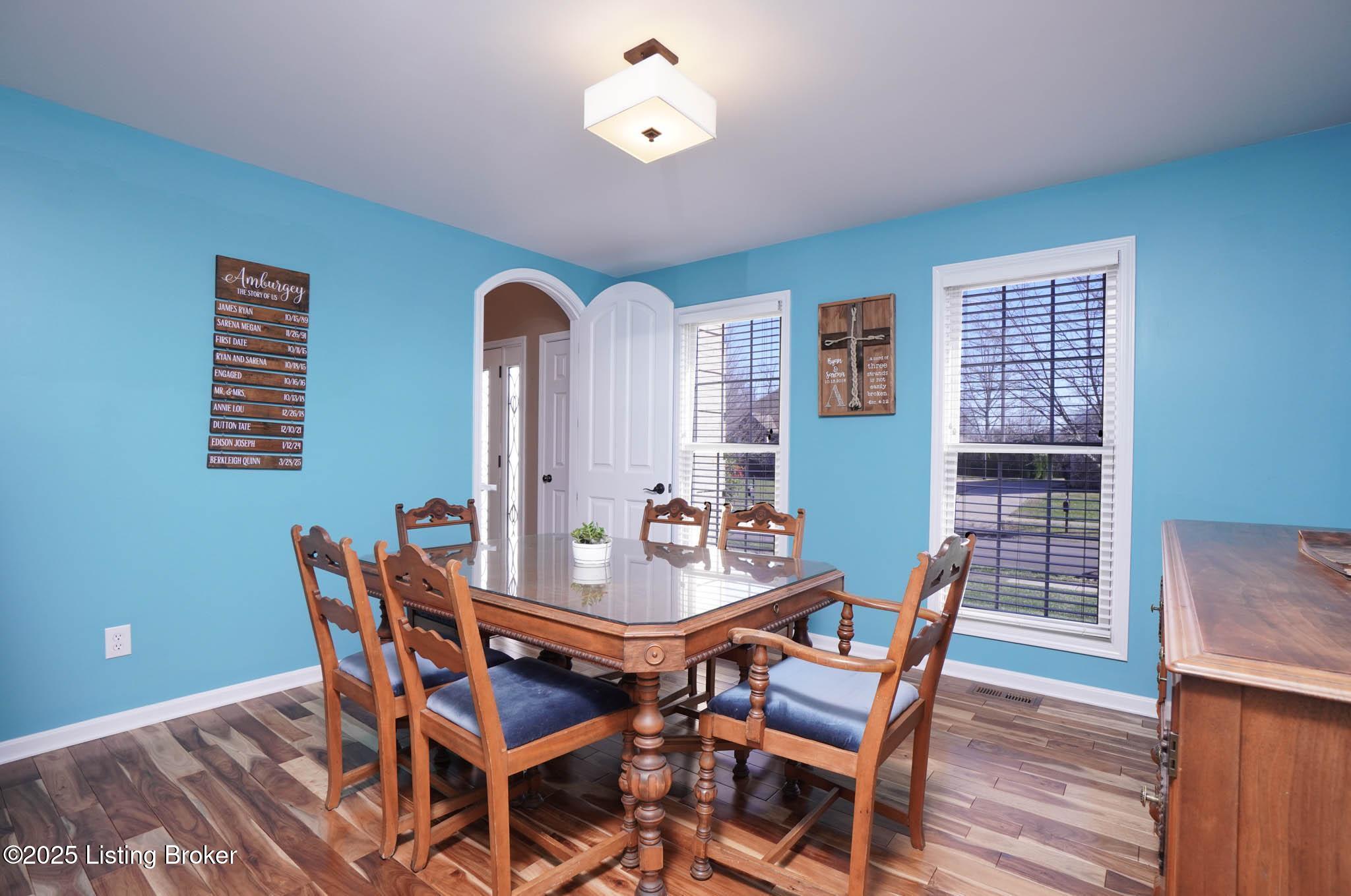 Louisville, Kentucky, 40299, United States, 3 Bedrooms Bedrooms, ,4 BathroomsBathrooms,Residential,For Sale,2000684