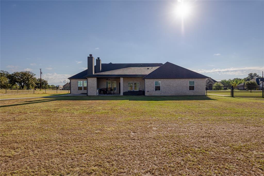Springtown, Texas, 76082, United States, 4 Bedrooms Bedrooms, ,2 BathroomsBathrooms,Residential,For Sale,1980102