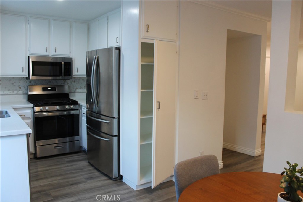 Pasadena, California, 91101, United States, 2 Bedrooms Bedrooms, ,2 BathroomsBathrooms,Residential,For Sale,1944784