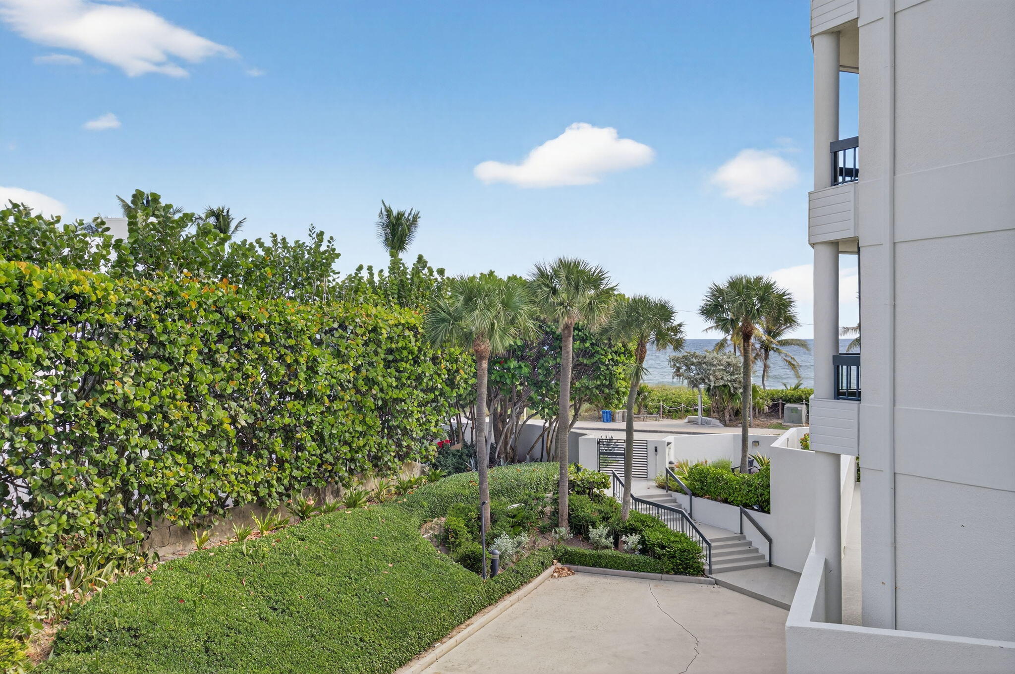 Delray Beach, Florida, 33483, United States, 2 Bedrooms Bedrooms, ,2 BathroomsBathrooms,Residential,For Sale,1987986