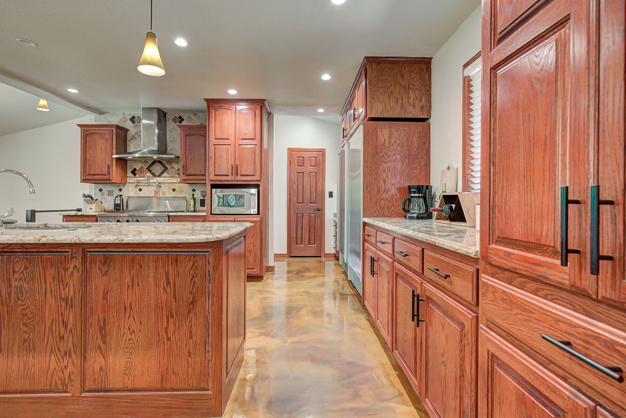 Enid, Oklahoma, 73703, United States, 4 Bedrooms Bedrooms, ,3 BathroomsBathrooms,Residential,For Sale,1810033