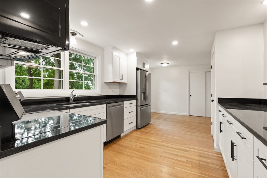 Lowell, Massachusetts, 01852, United States, 4 Bedrooms Bedrooms, ,3 BathroomsBathrooms,Residential,For Sale,1885634