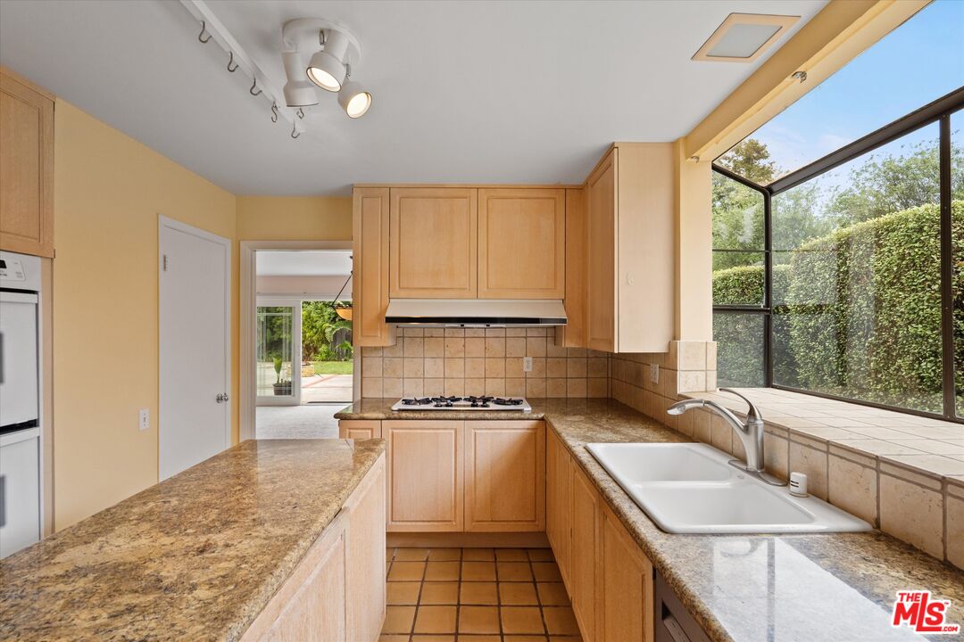 Malibu, California, 90265, United States, 4 Bedrooms Bedrooms, ,3 BathroomsBathrooms,Residential,For Sale,1859760
