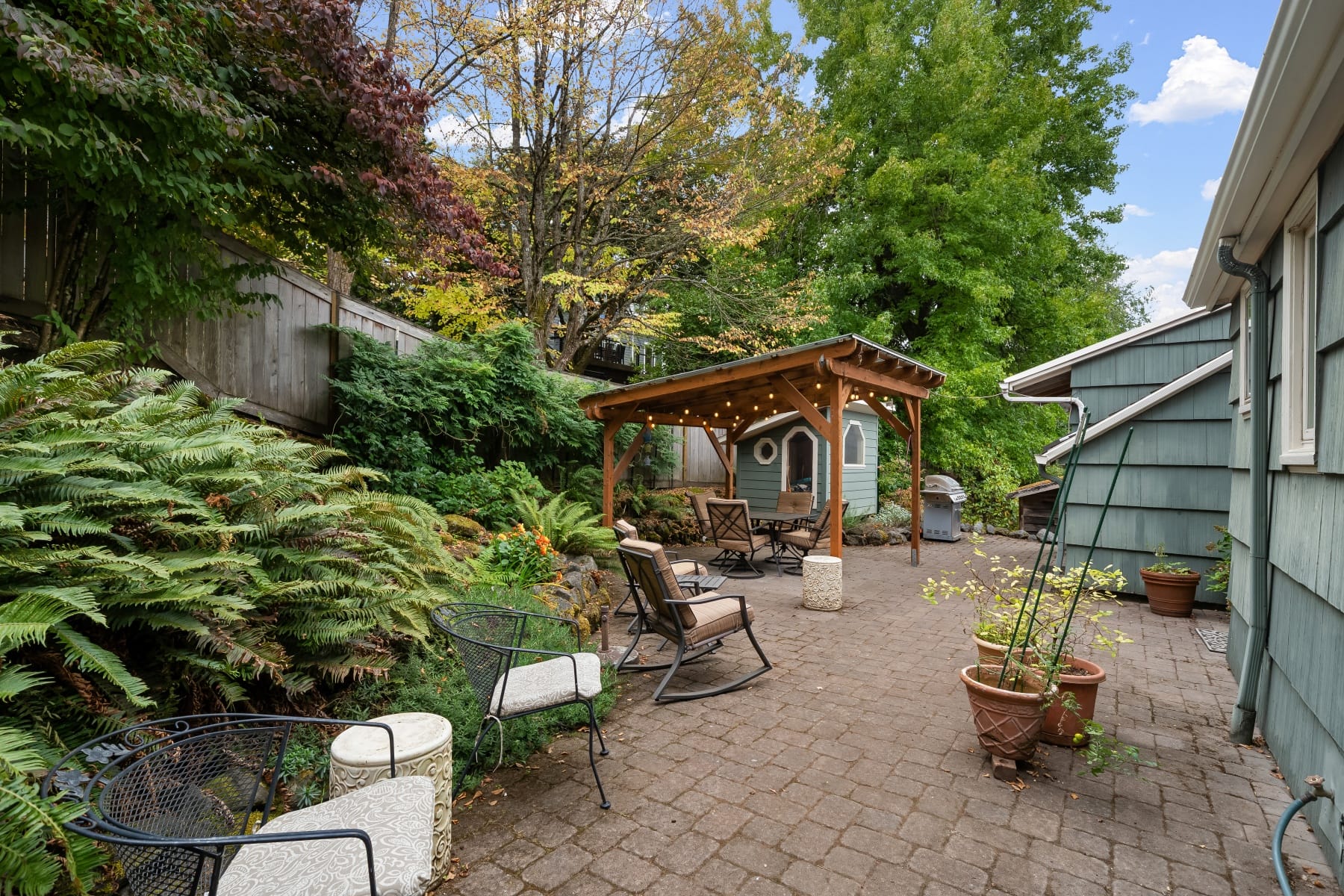  7855 SW 6TH AVE Portland, OR 97219 - 物件實景