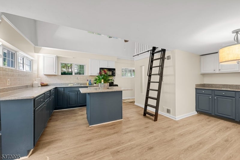 Rockaway Twp., New Jersey, 07849, United States, 9 Bedrooms Bedrooms, ,4 BathroomsBathrooms,Residential,For Sale,1976781