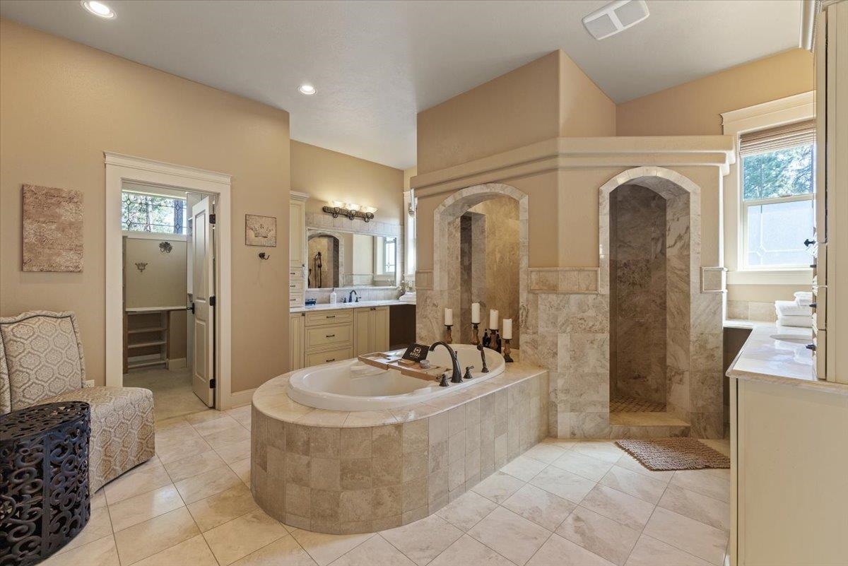 Spokane, Washington, 99224, United States, 5 Bedrooms Bedrooms, ,6 BathroomsBathrooms,Residential,For Sale,2000632