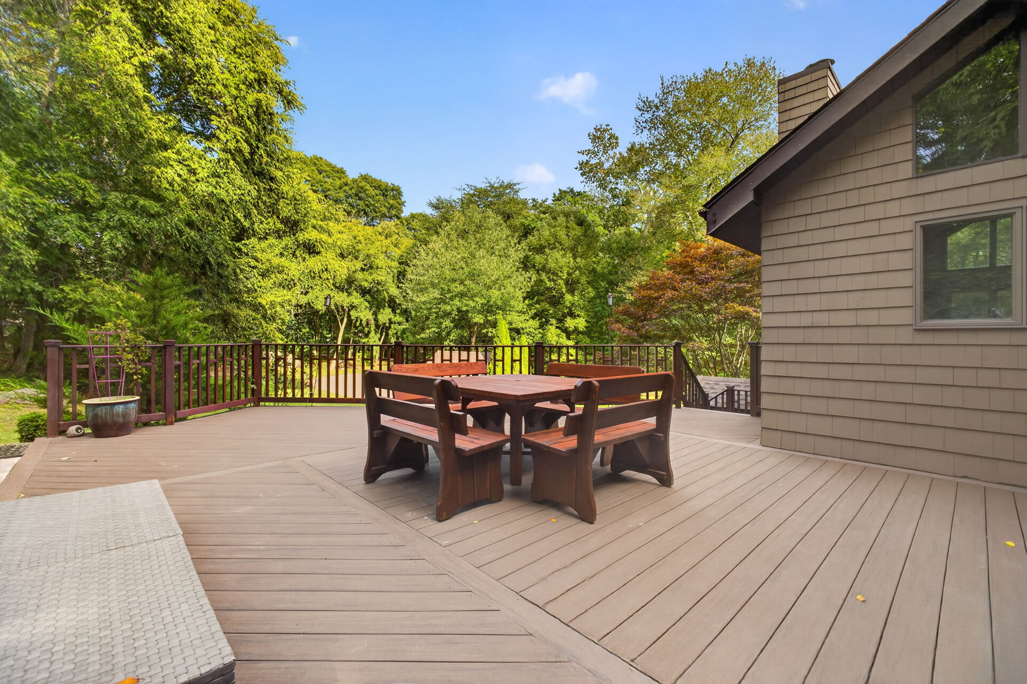  Modern Living and Effortless Entertaining Tucked Away on 1.5 Acres - 物件實景