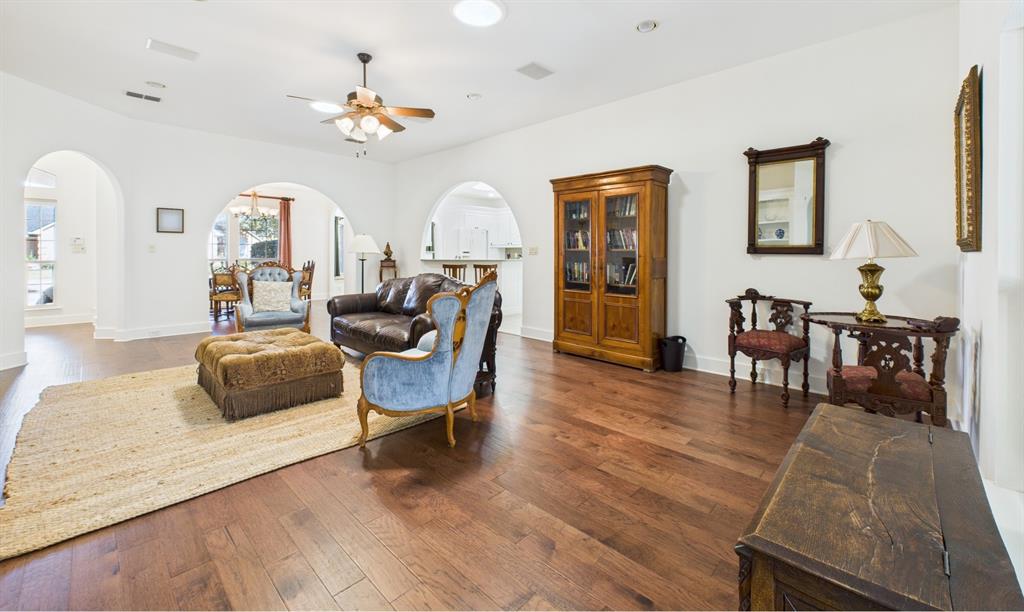 Waxahachie, Texas, 75165, United States, 3 Bedrooms Bedrooms, ,2 BathroomsBathrooms,Residential,For Sale,1977145