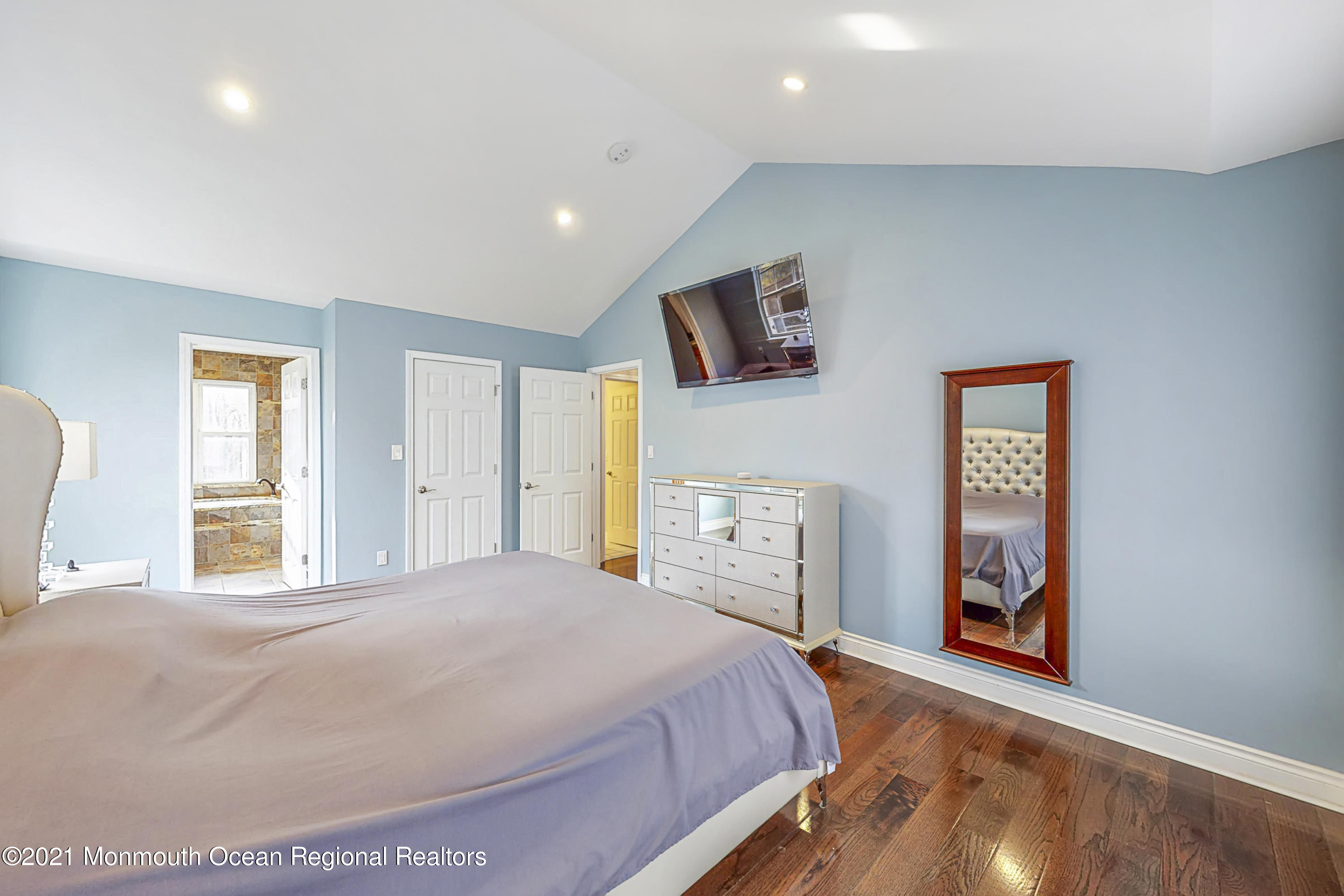 Jackson, New Jersey, 08527, United States, 4 Bedrooms Bedrooms, ,3 BathroomsBathrooms,Residential,For Sale,1944716