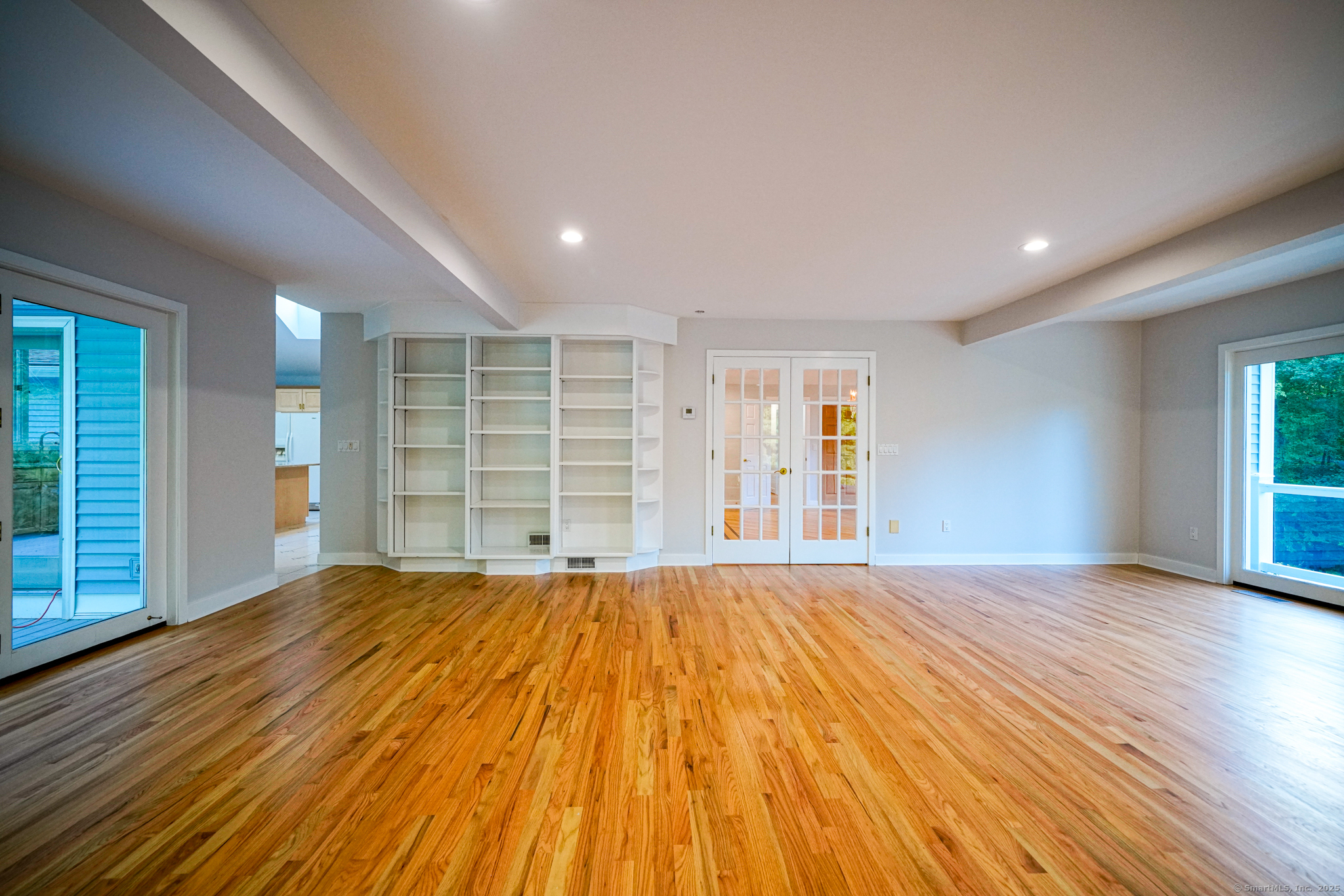 Glastonbury, Connecticut, 06033, United States, 5 Bedrooms Bedrooms, ,4 BathroomsBathrooms,Residential,For Sale,1902715