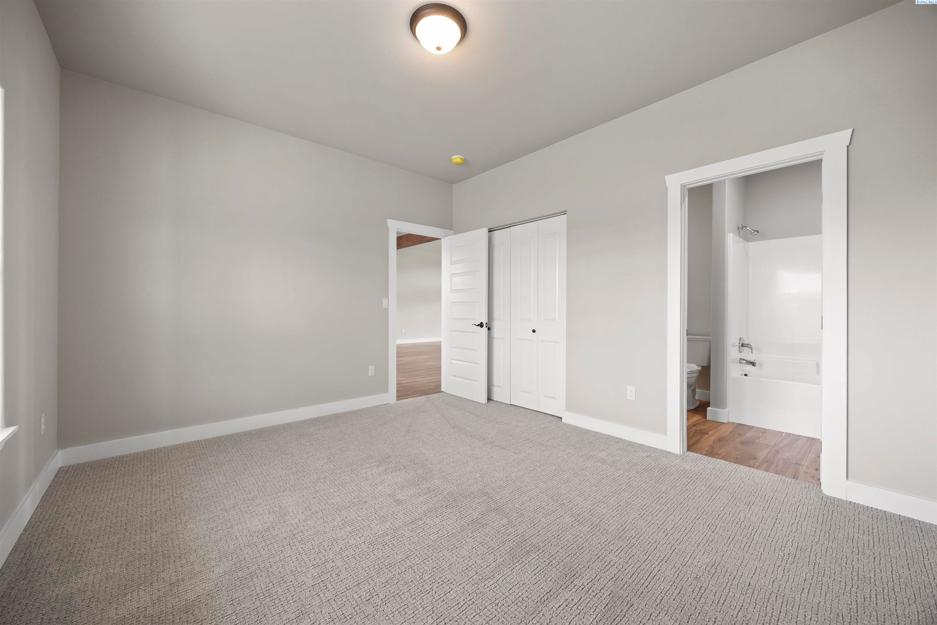 Prosser, Washington, 99350, United States, 3 Bedrooms Bedrooms, ,2 BathroomsBathrooms,Residential,For Sale,2027439