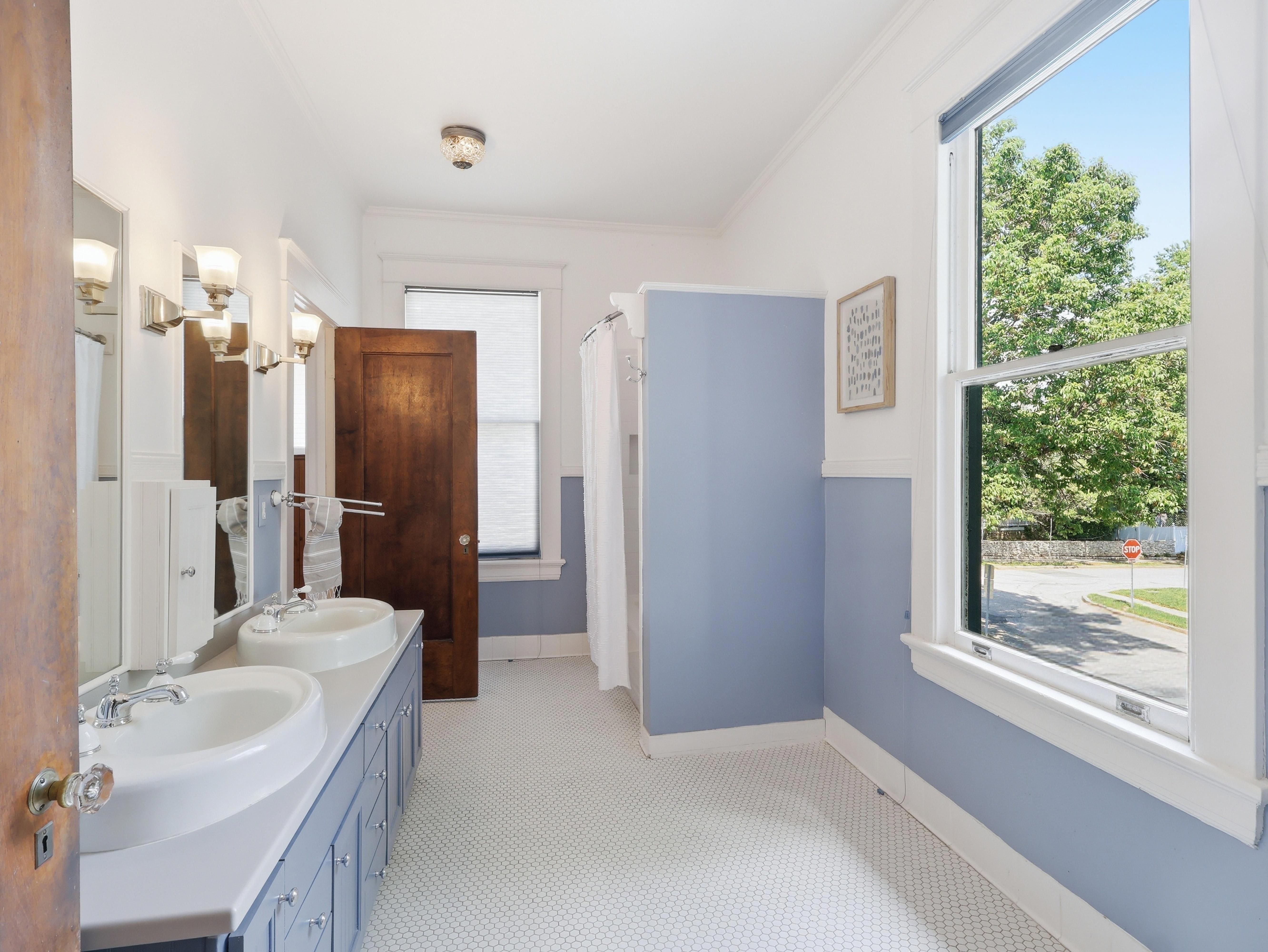  127 Forest Road, Raleigh, NC, 27605 - 物件實景
