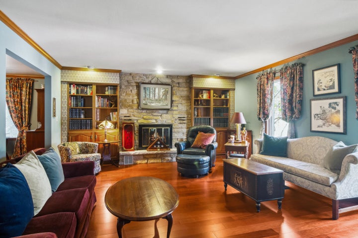 Valparaiso, Indiana, 46385, United States, 4 Bedrooms Bedrooms, ,4 BathroomsBathrooms,Residential,For Sale,1945024