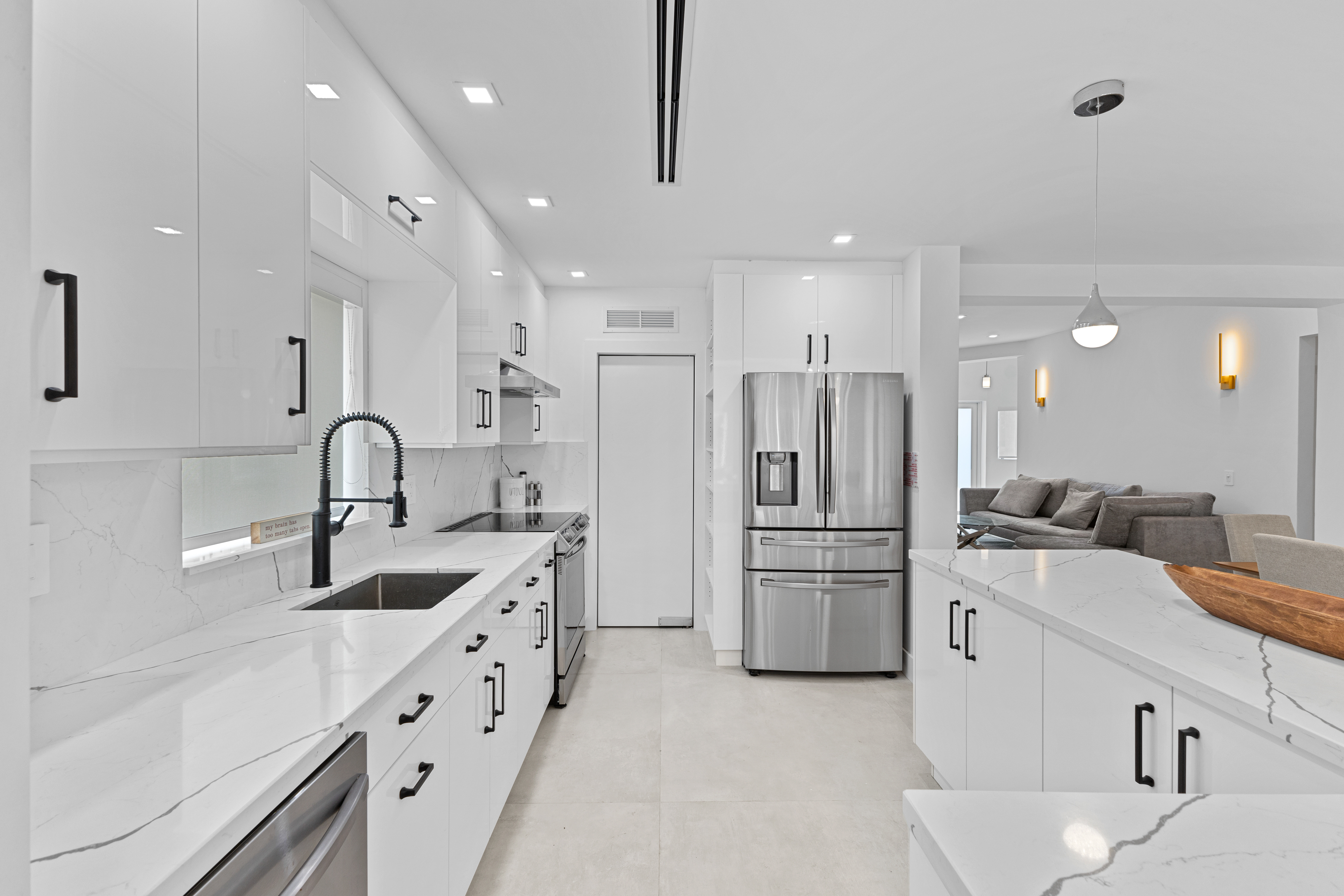  8926 Emerson Ave, Surfside, FL, 33154 - 物件實景