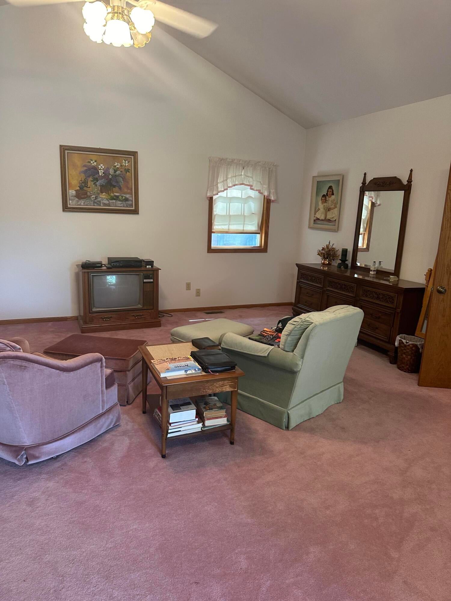 Traverse City, Michigan, 49696, United States, 2 Bedrooms Bedrooms, ,4 BathroomsBathrooms,Residential,For Sale,1712090