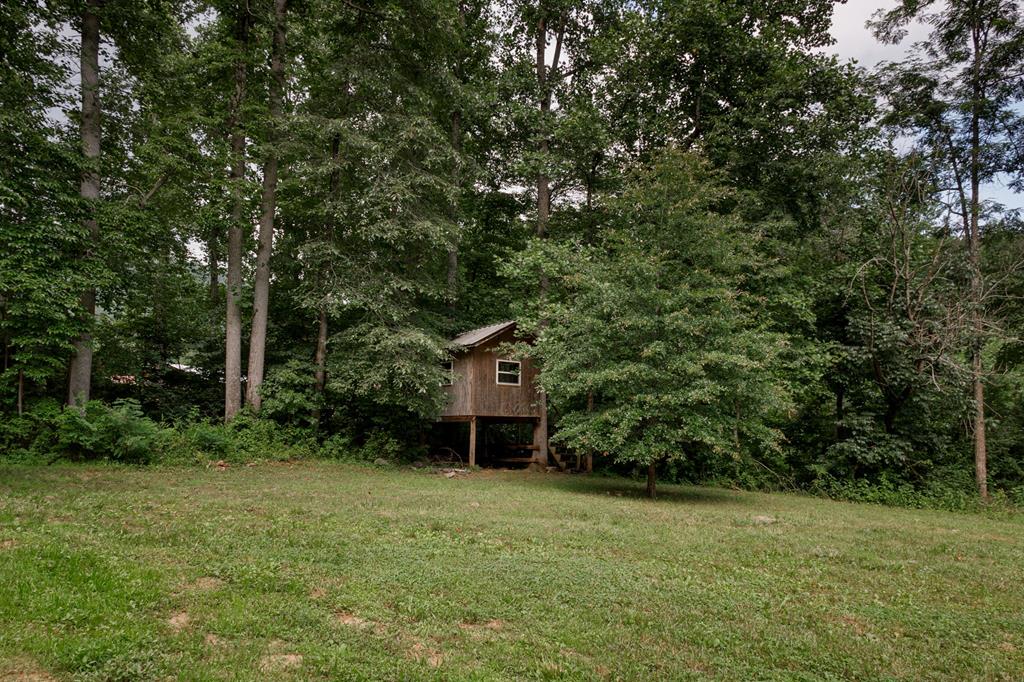 Hayesville, North Carolina, 28904, United States, 4 Bedrooms Bedrooms, ,2 BathroomsBathrooms,Residential,For Sale,1871296