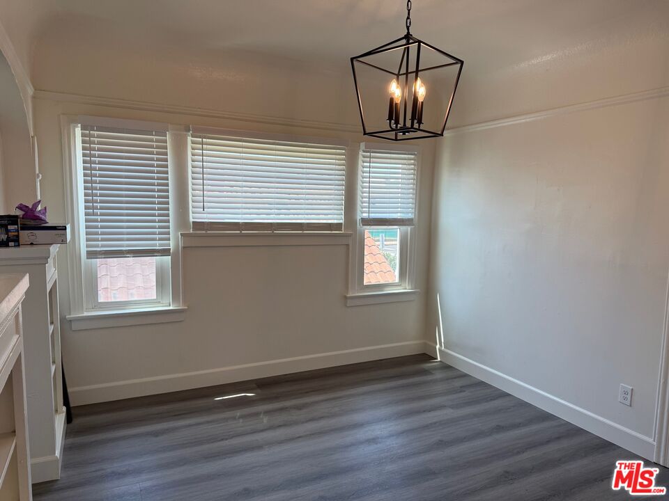 Los Angeles, California, 90019, United States, 8 Bedrooms Bedrooms, ,Residential,For Sale,1848279