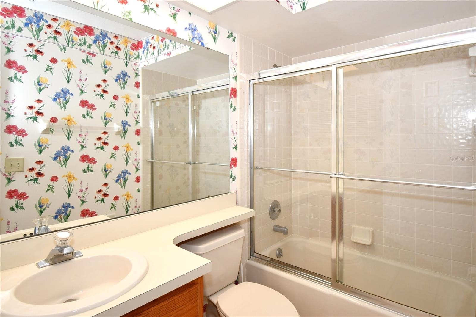 MOUNT DORA, Florida, 32757, United States, 3 Bedrooms Bedrooms, ,2 BathroomsBathrooms,Residential,For Sale,1975805