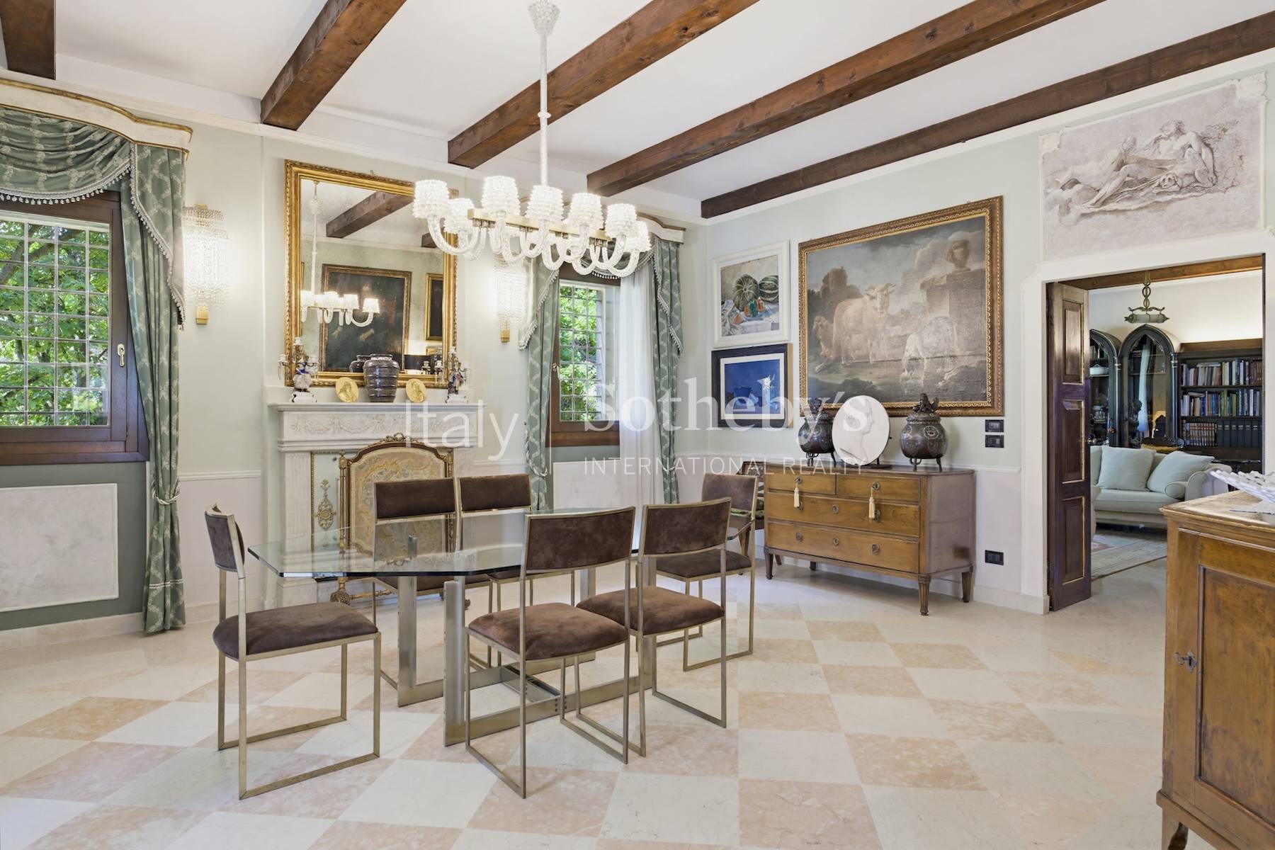  Restored country villa with an Italianstyle garden - 物件實景