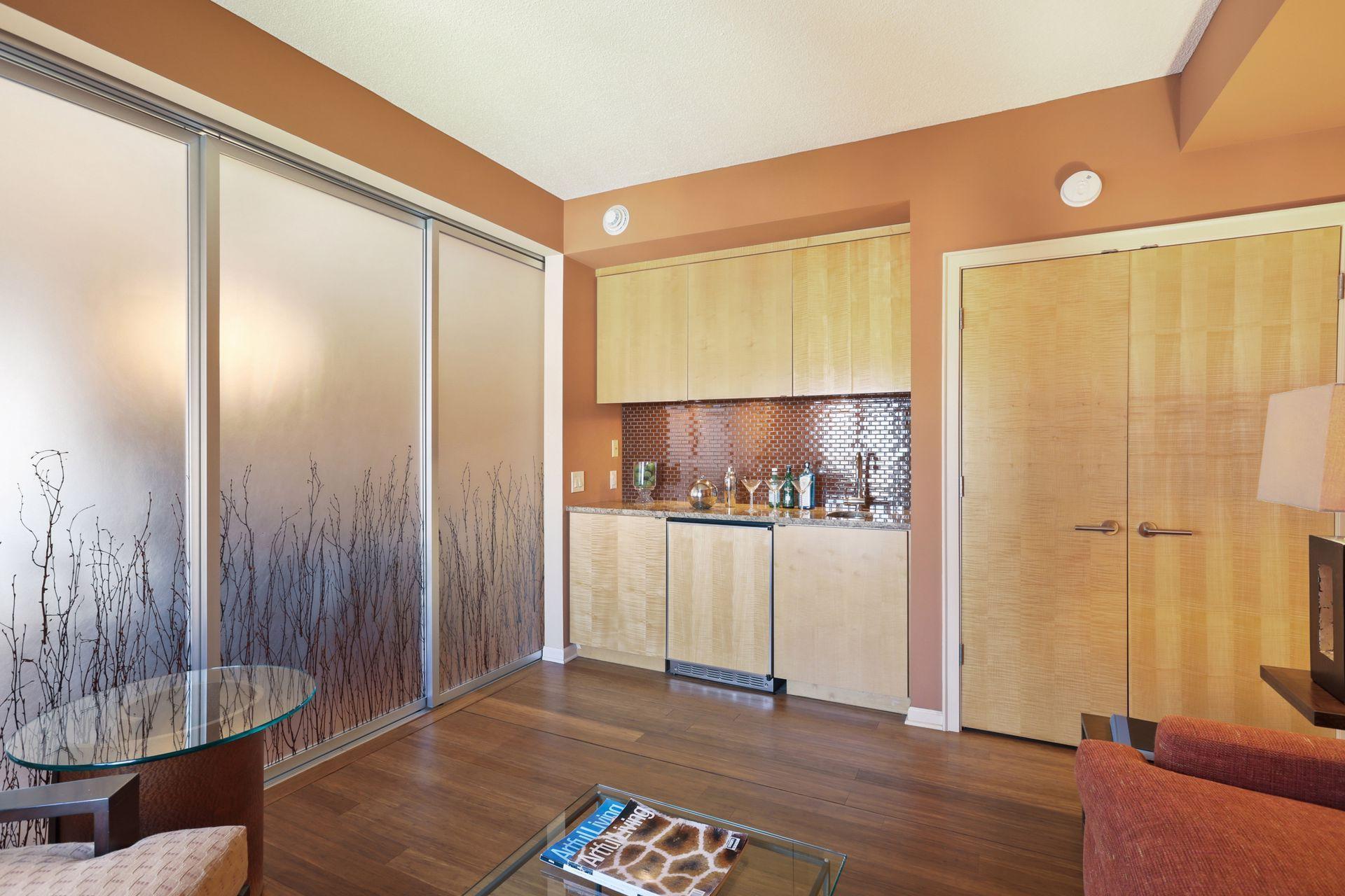 Minneapolis, Minnesota, 55403, United States, 2 Bedrooms Bedrooms, ,1 BathroomBathrooms,Residential,For Sale,1794027
