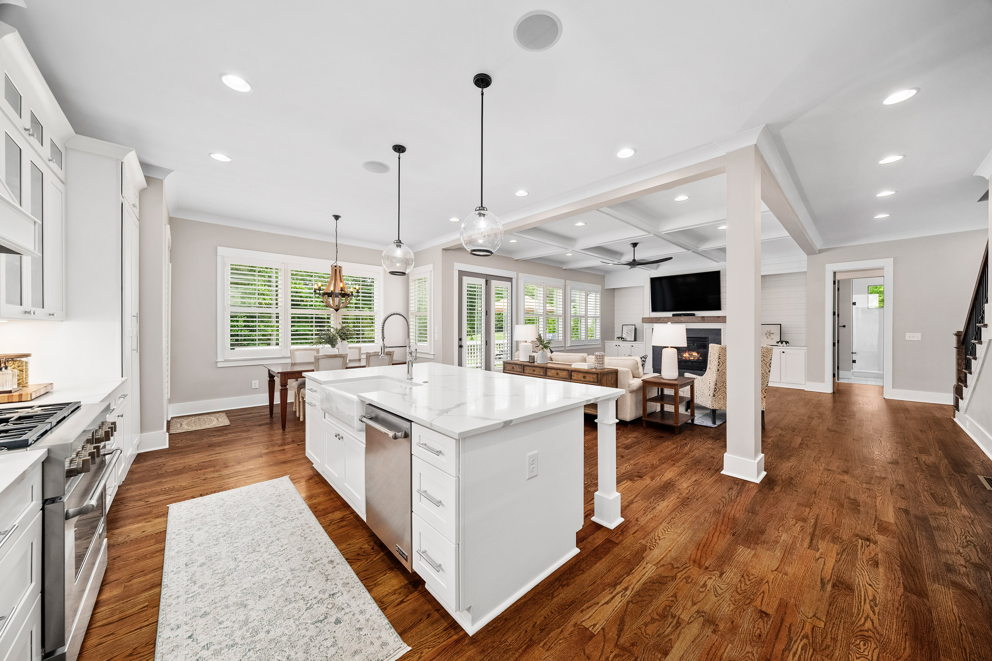  Stunning Modern Farmhouse with Luxury Finishes, Unbeatable Location, and No HOA - 物件實景