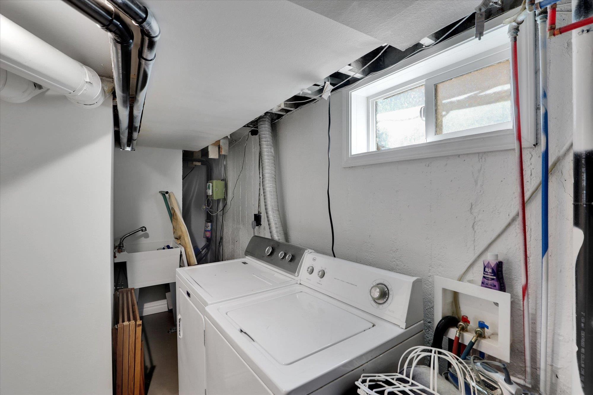 Spokane, Washington, 99203, United States, 4 Bedrooms Bedrooms, ,3 BathroomsBathrooms,Residential,For Sale,1939271