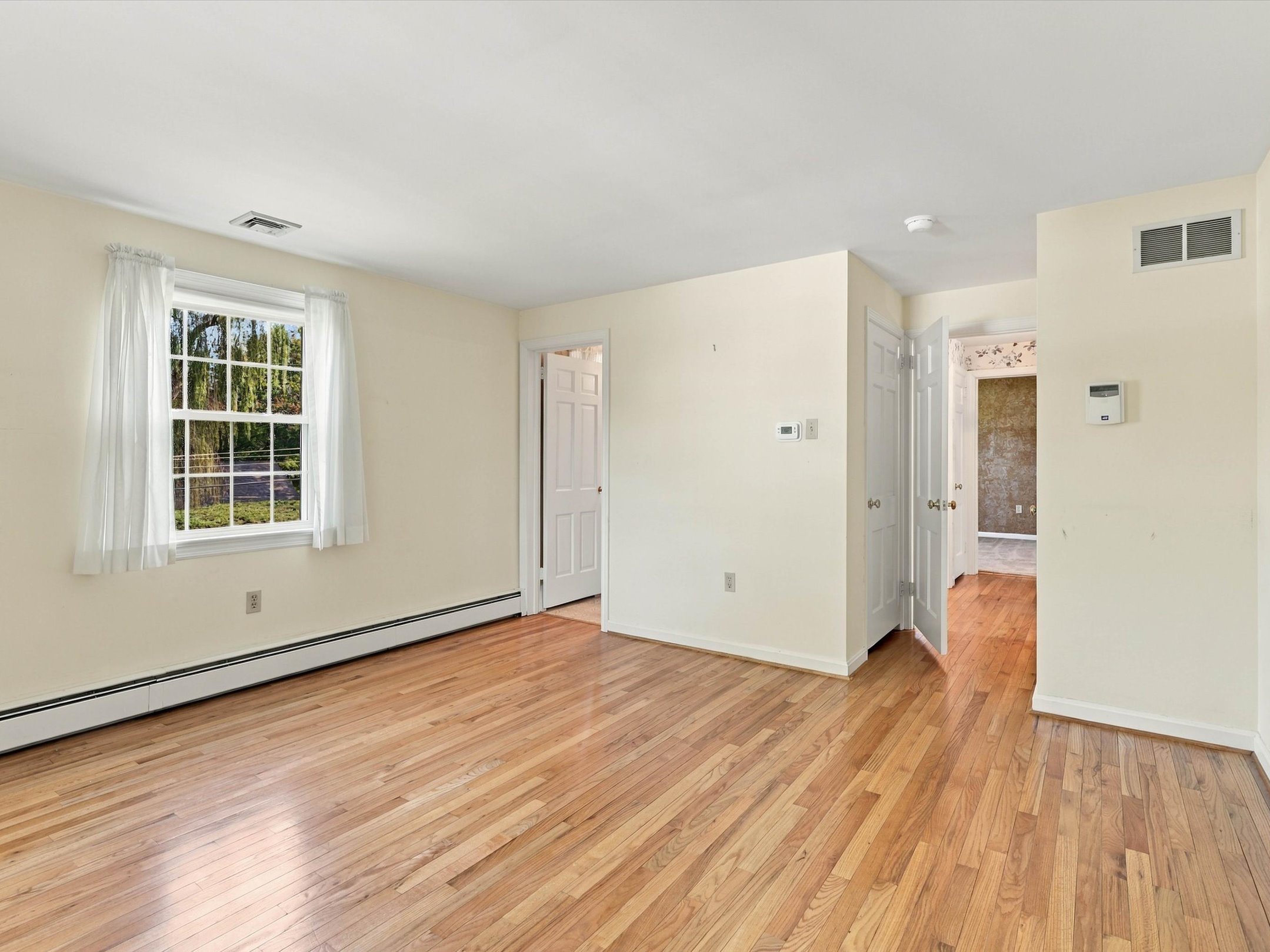  1919 Robindale Ave - 物件實景