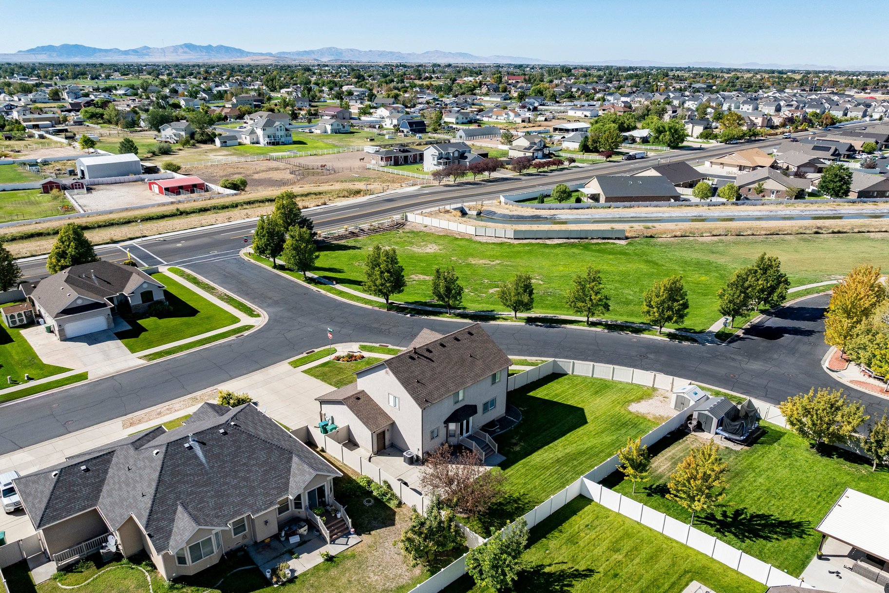  Fantastic Floor Plan in Great West Haven Location - 物件實景
