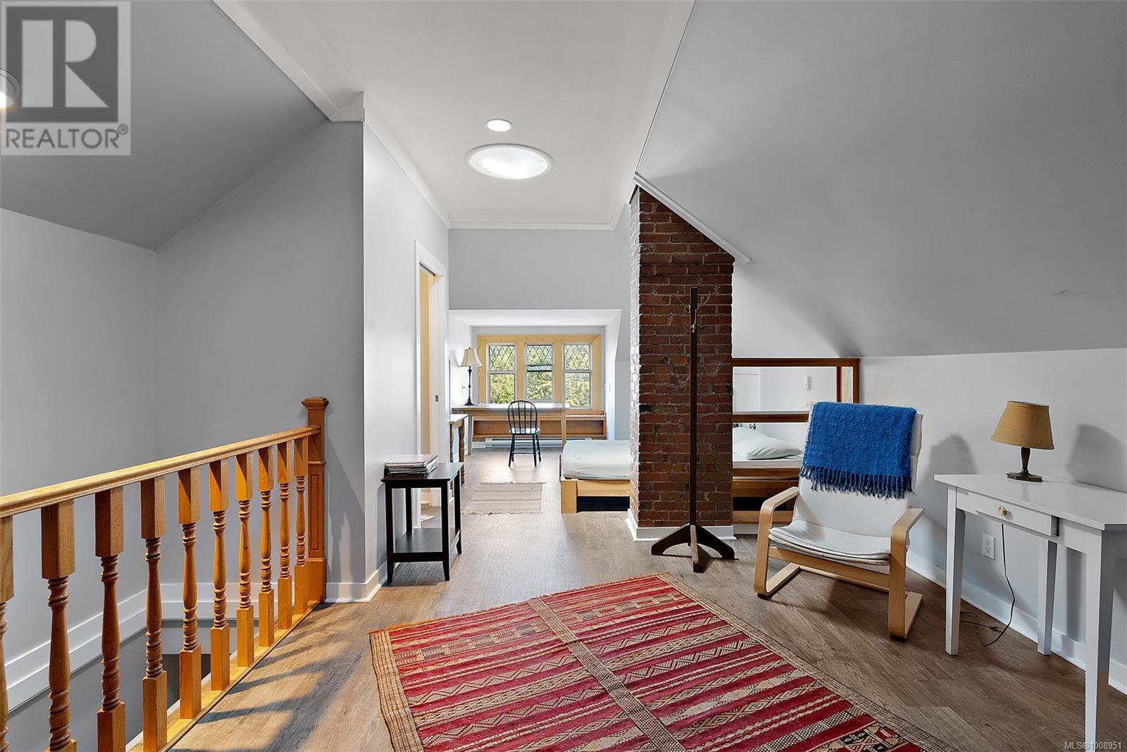 VICTORIA, British Columbia, V8V 2H6, CA, 3 Bedrooms Bedrooms, ,2 BathroomsBathrooms,Residential,For Sale,1906756