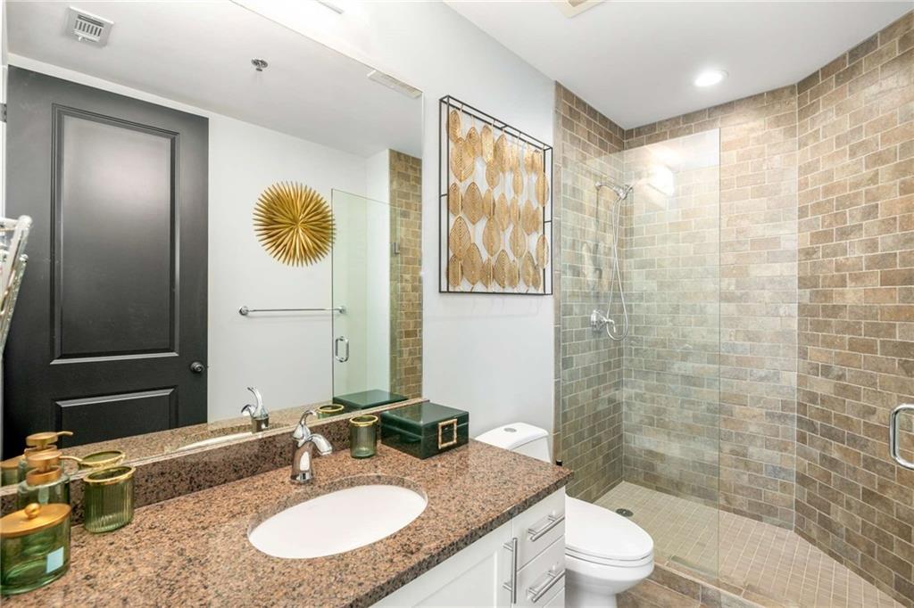 Atlanta, Georgia, 30363, United States, 2 Bedrooms Bedrooms, ,3 BathroomsBathrooms,Residential,For Sale,1949376