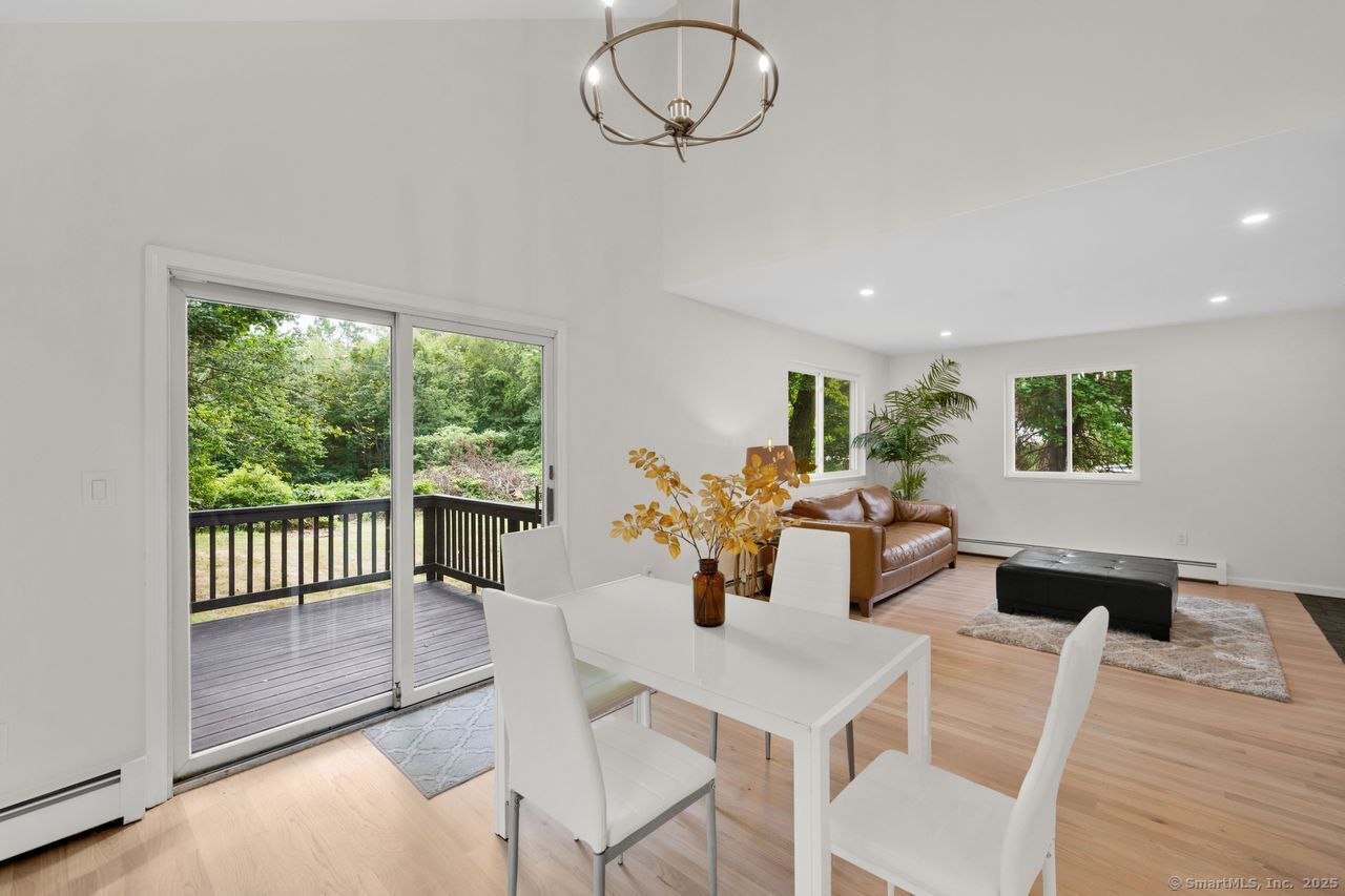 Milford, Connecticut, 06461, United States, 4 Bedrooms Bedrooms, ,3 BathroomsBathrooms,Residential,For Sale,1932741